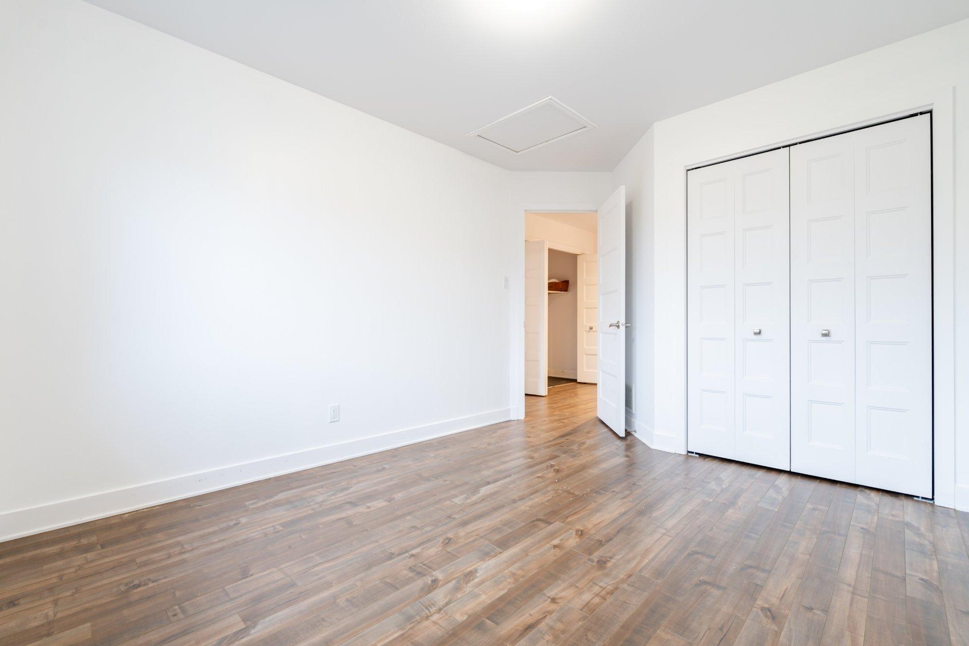 









5925


Rue Alexandre

,
Brossard,




QC
J3W2G4

