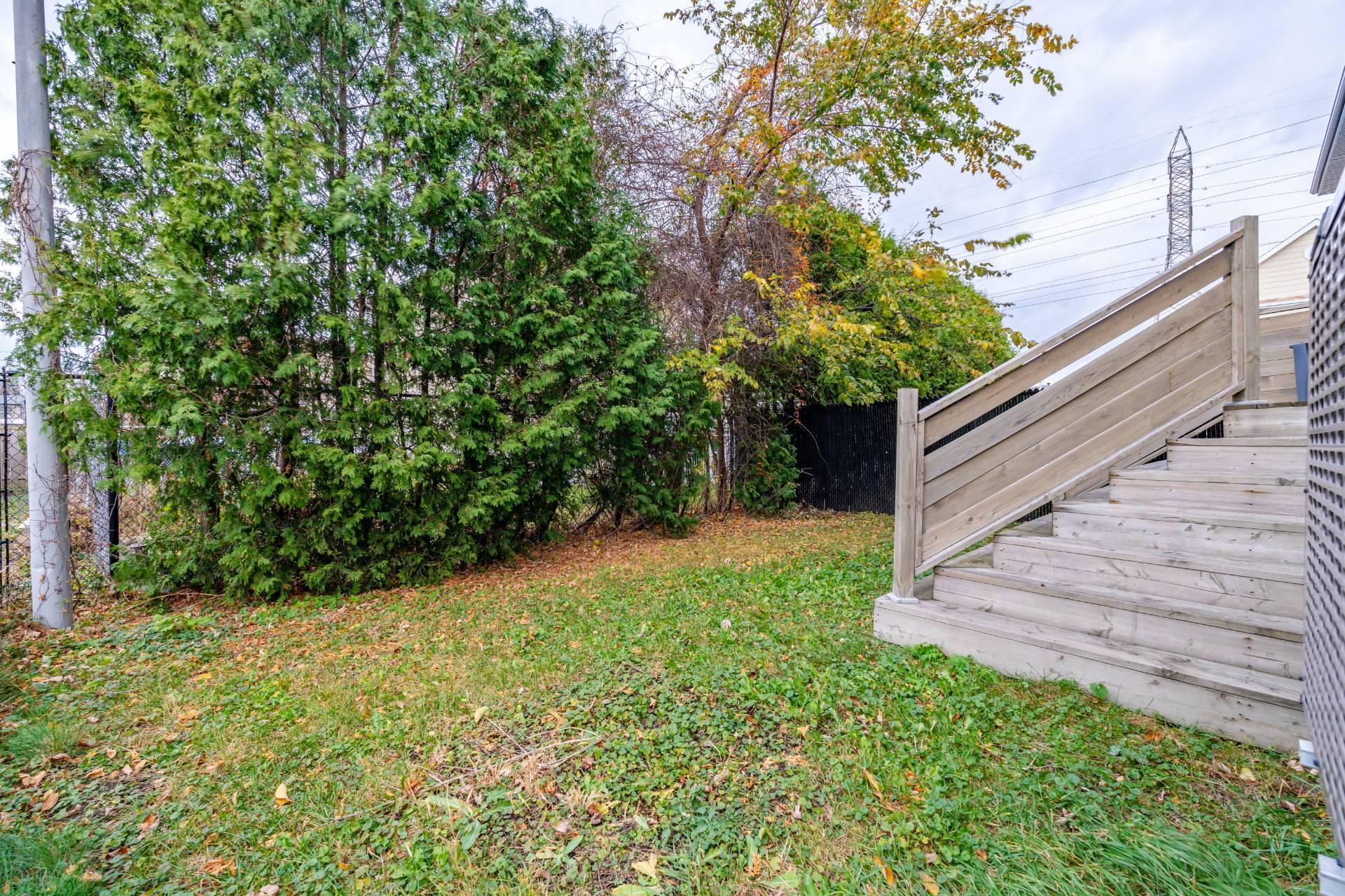









5925


Rue Alexandre

,
Brossard,




QC
J3W2G4

