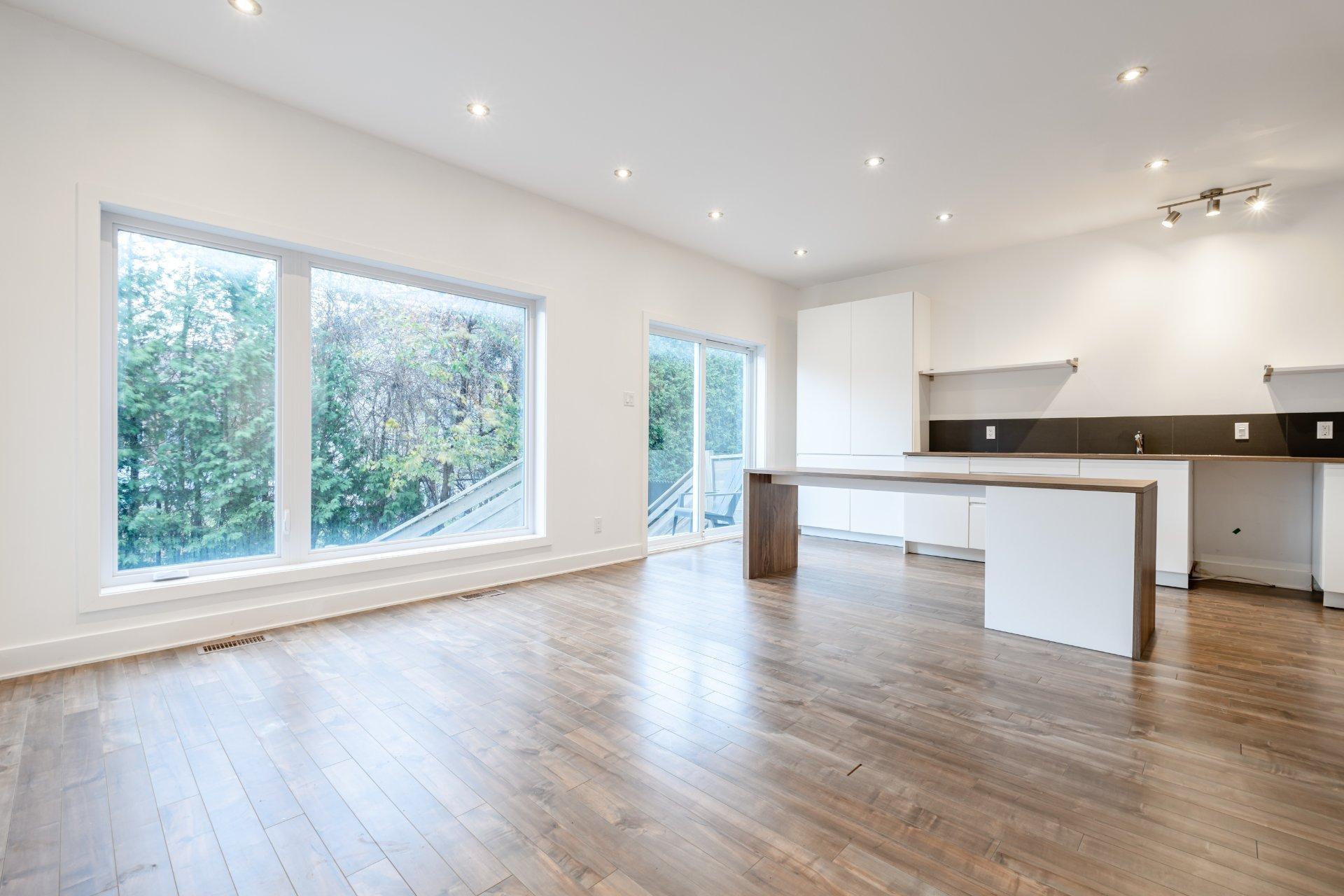 









5925


Rue Alexandre

,
Brossard,




QC
J3W2G4

