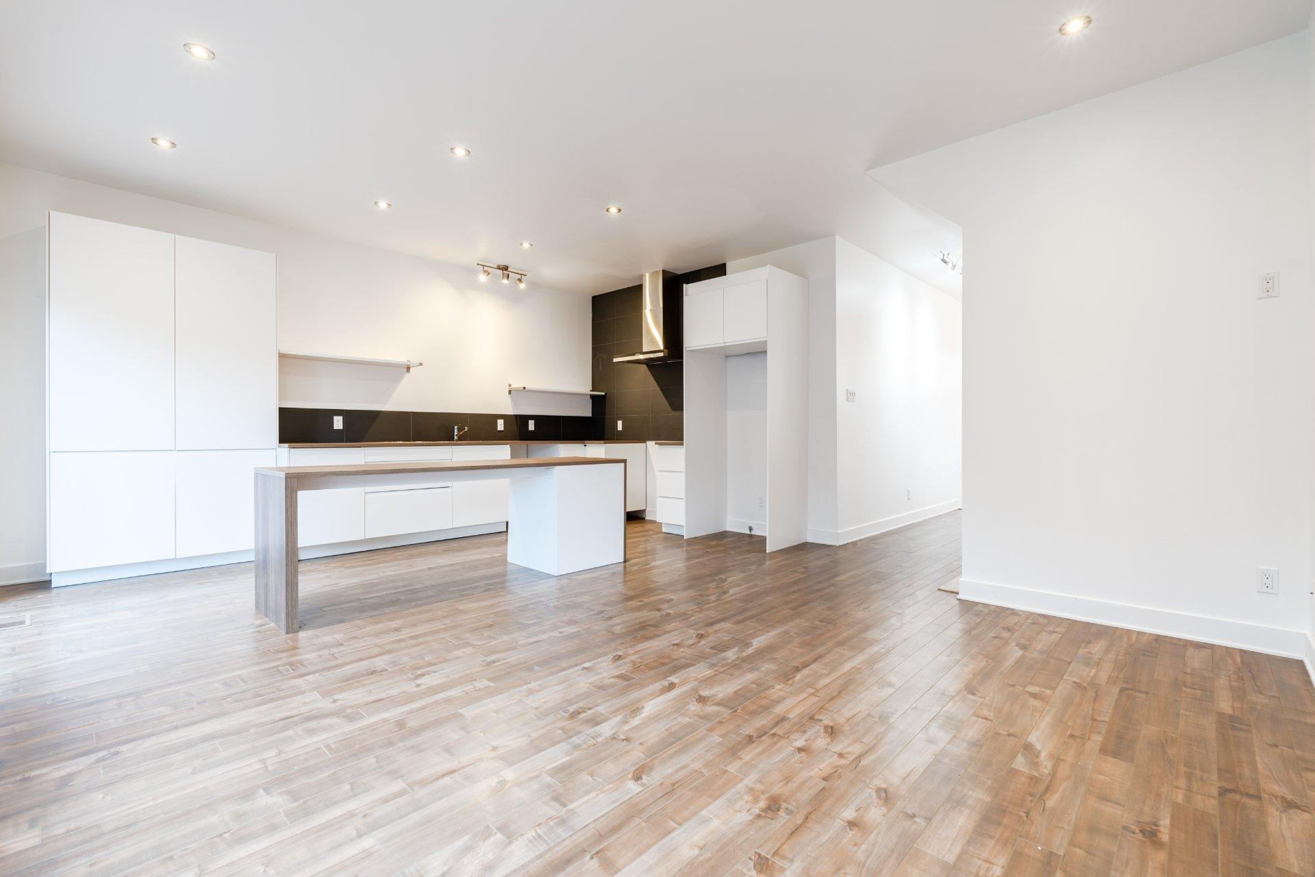 









5925


Rue Alexandre

,
Brossard,




QC
J3W2G4

