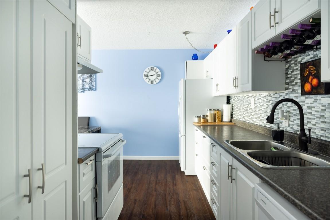 









715


Leathead

Road, 252,
Kelowna,




BC
V1X 5W3

