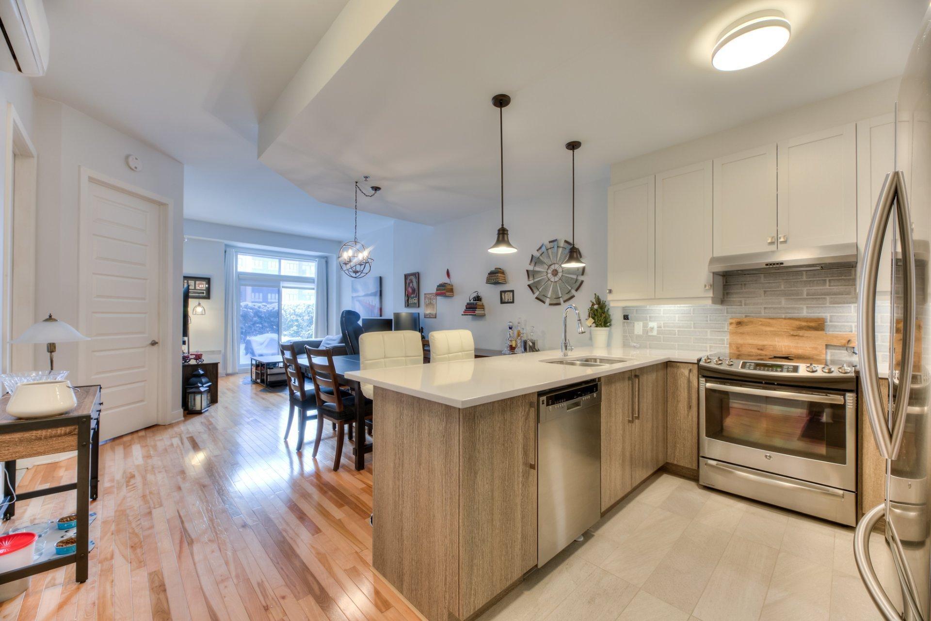 









3655


Rue Jean-Gascon

, 101,
Montréal (Saint-Laurent),




QC
H4R0K7

