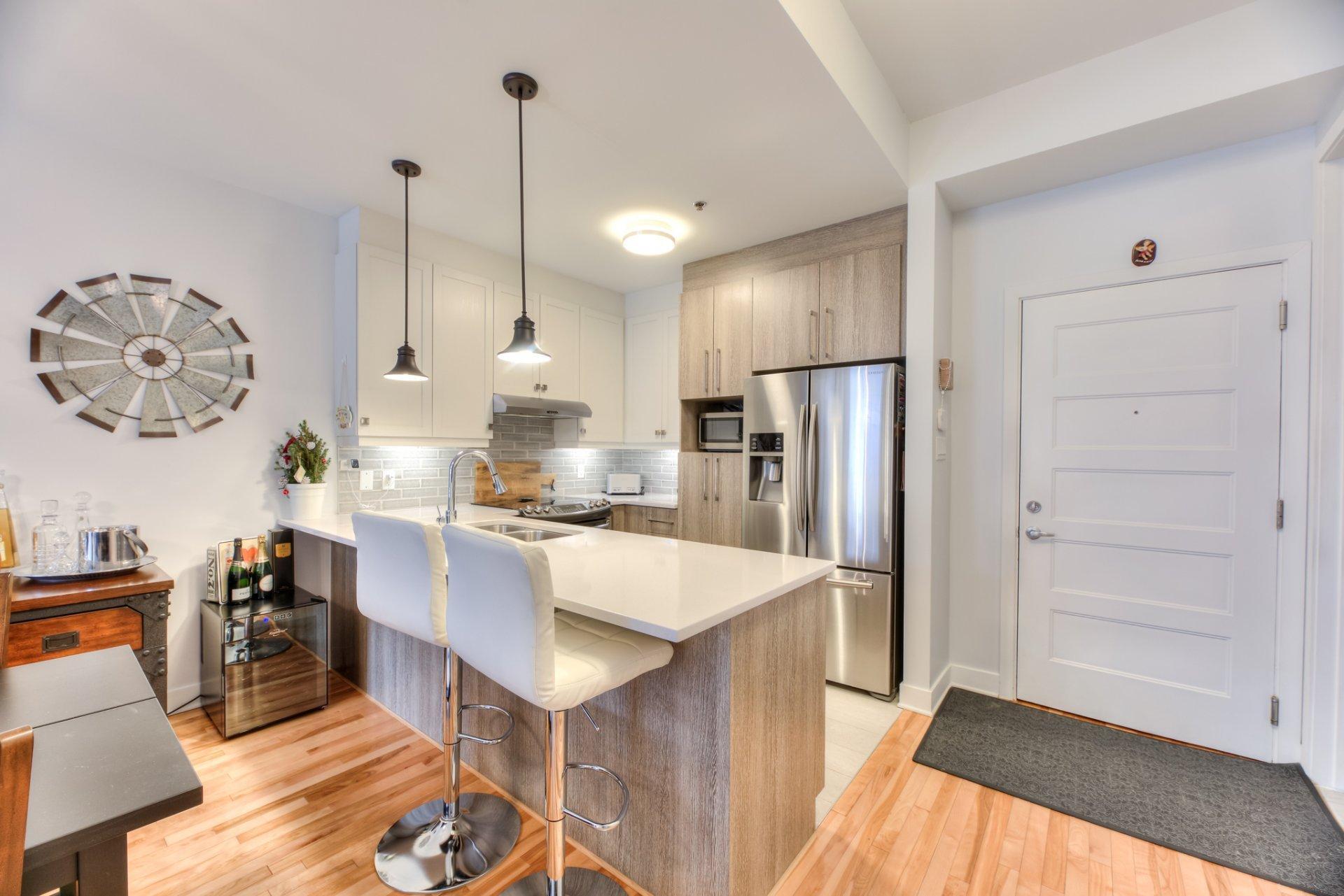 









3655


Rue Jean-Gascon

, 101,
Montréal (Saint-Laurent),




QC
H4R0K7

