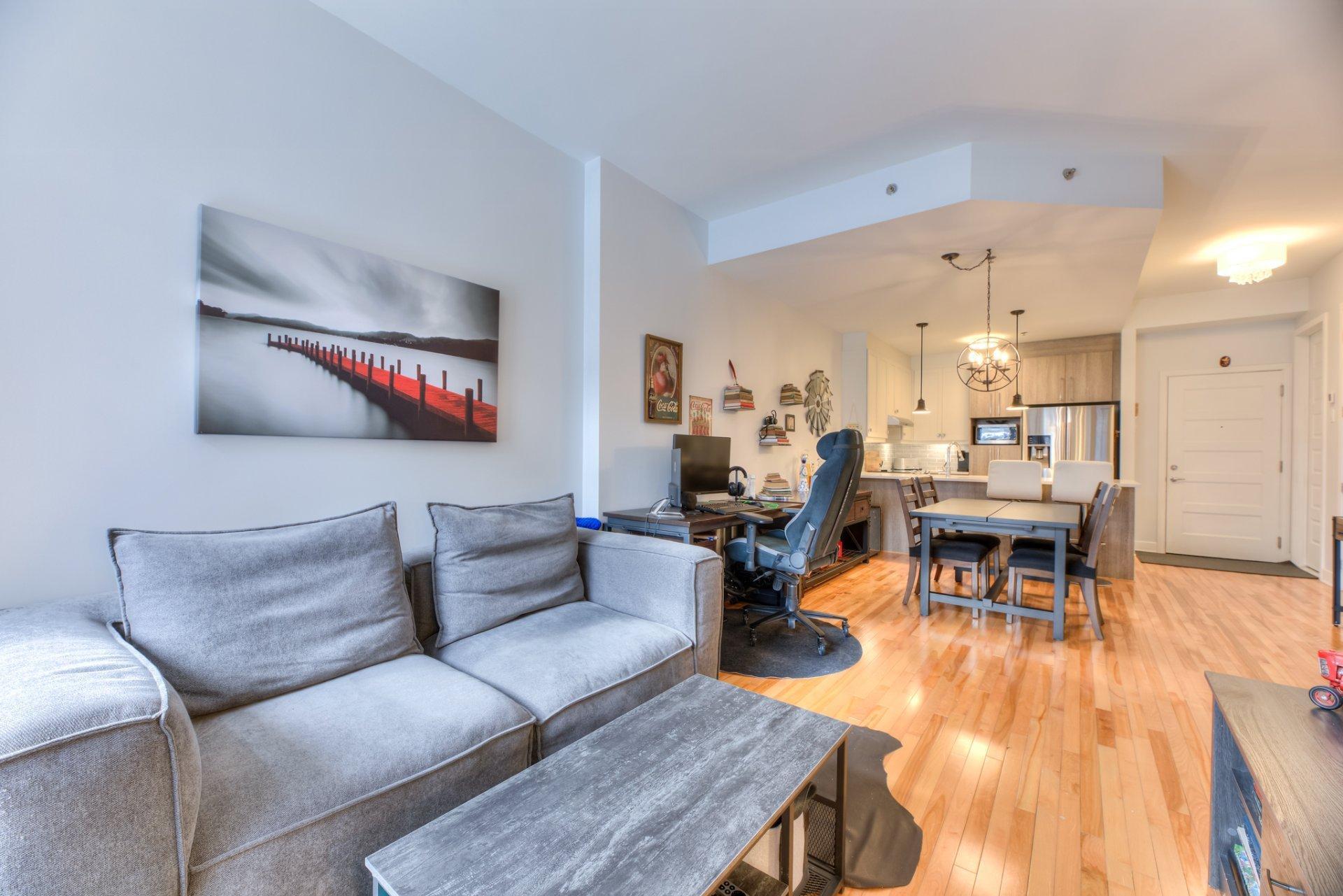 









3655


Rue Jean-Gascon

, 101,
Montréal (Saint-Laurent),




QC
H4R0K7

