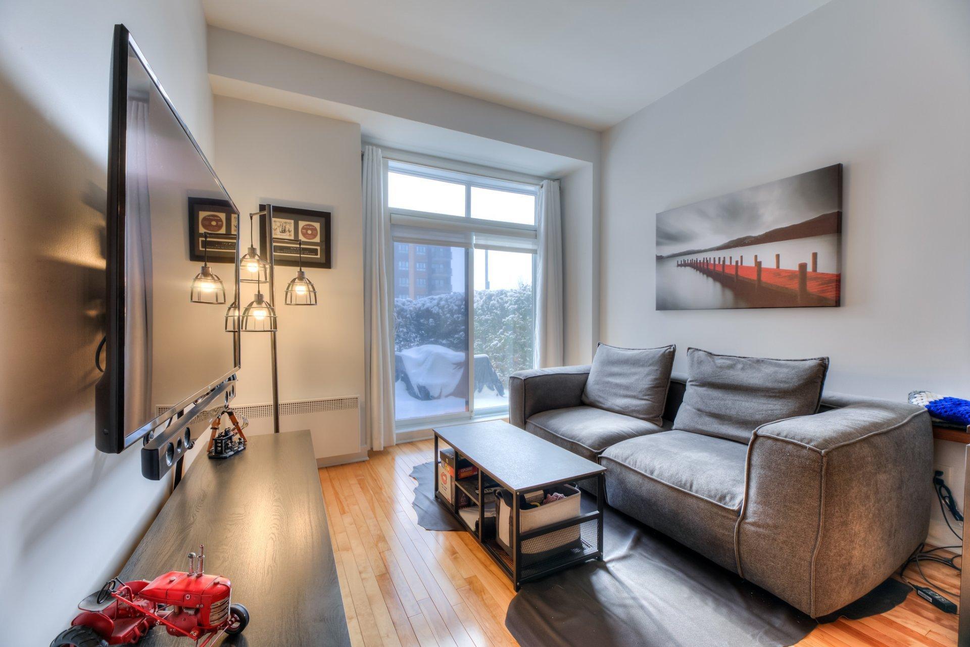 









3655


Rue Jean-Gascon

, 101,
Montréal (Saint-Laurent),




QC
H4R0K7


