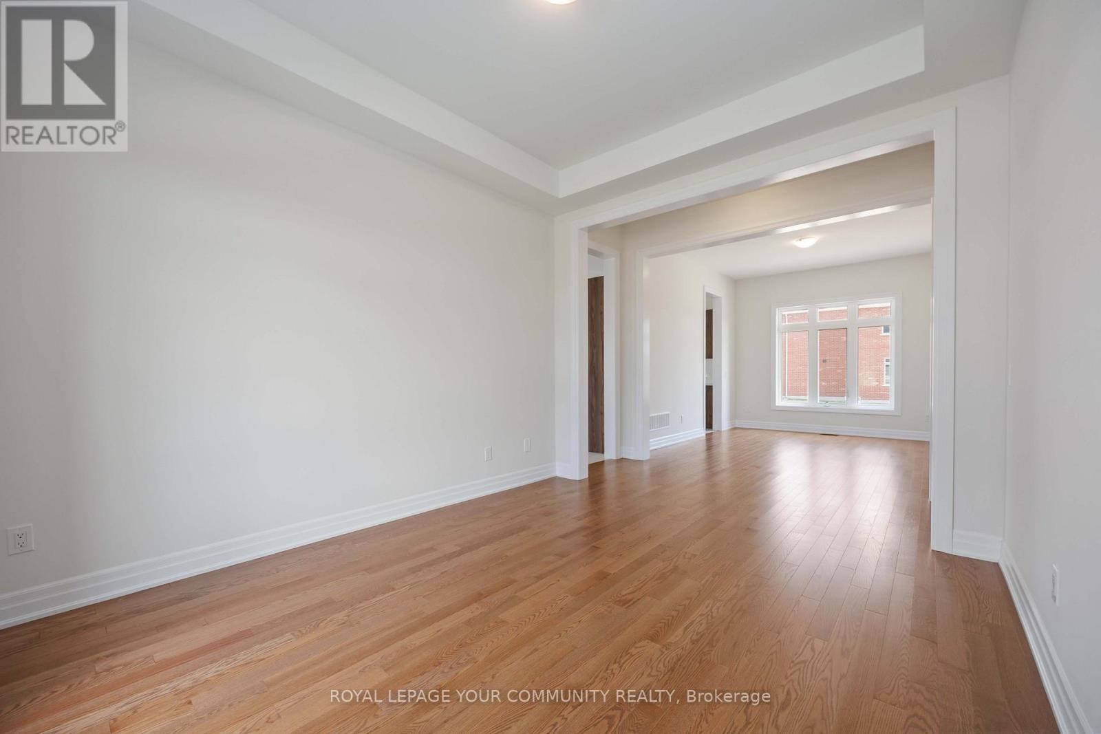 












18 SHADYRIDGE STREET

,
King,




Ontario
L7B1B4

