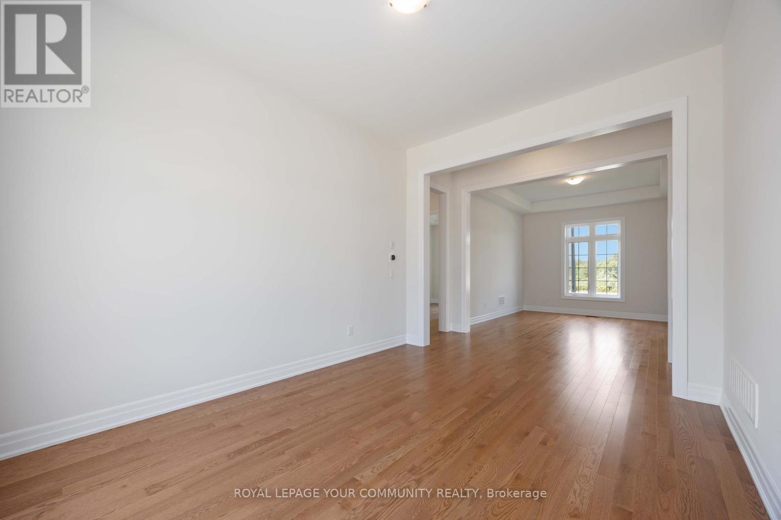 












18 SHADYRIDGE STREET

,
King,




Ontario
L7B1B4

