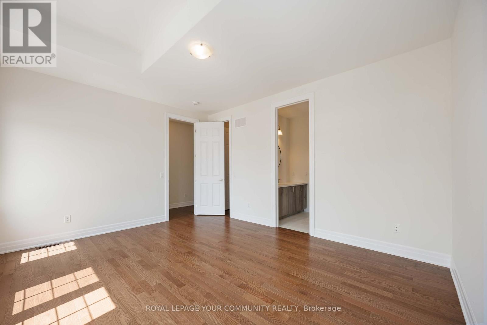 












18 SHADYRIDGE STREET

,
King,




Ontario
L7B1B4

