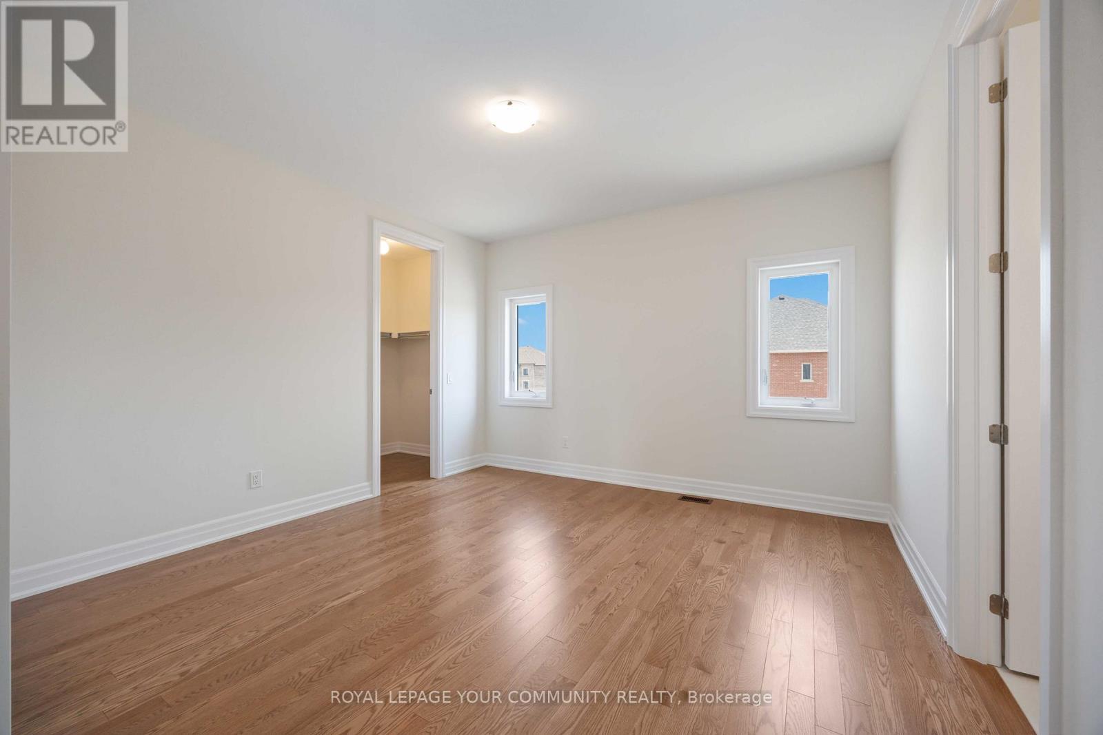 












18 SHADYRIDGE STREET

,
King,




Ontario
L7B1B4

