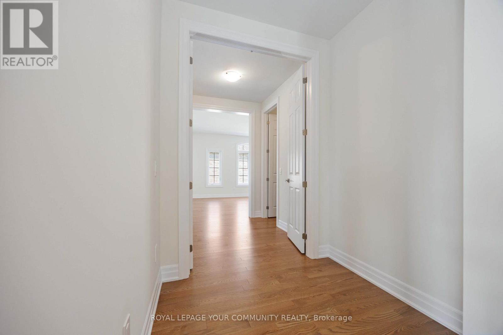 












18 SHADYRIDGE STREET

,
King,




Ontario
L7B1B4

