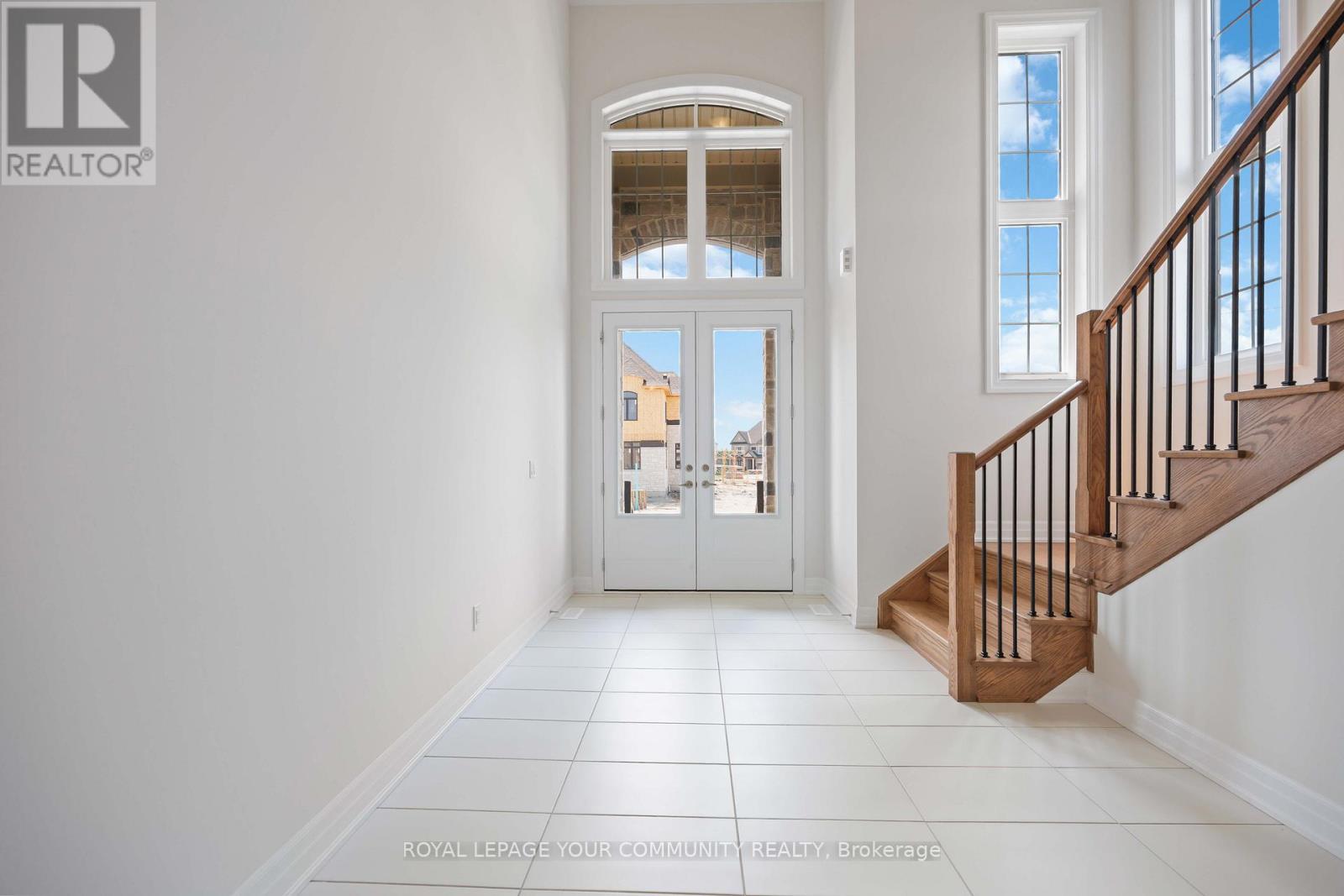 












18 SHADYRIDGE STREET

,
King,




Ontario
L7B1B4

