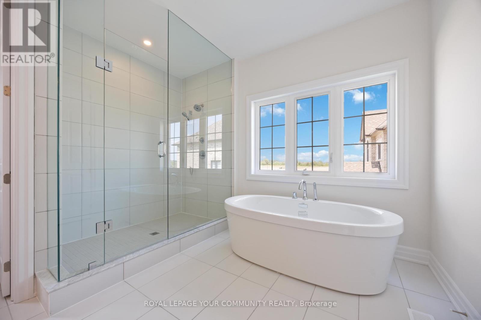 












18 SHADYRIDGE STREET

,
King,




Ontario
L7B1B4

