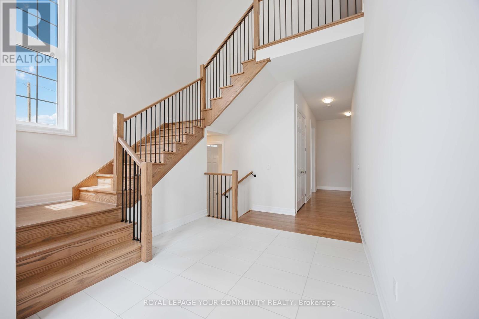 












18 SHADYRIDGE STREET

,
King,




Ontario
L7B1B4

