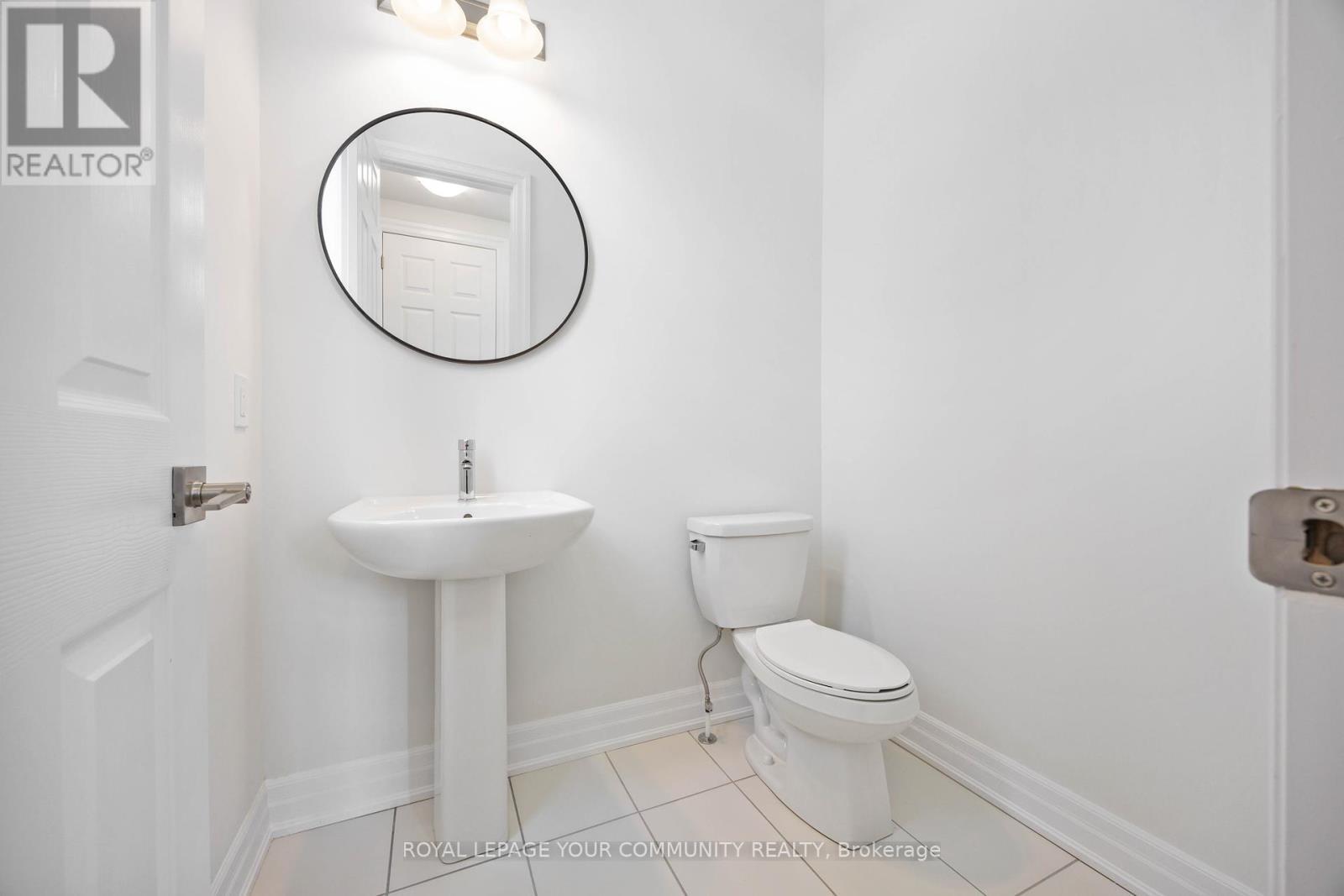 












18 SHADYRIDGE STREET

,
King,




Ontario
L7B1B4

