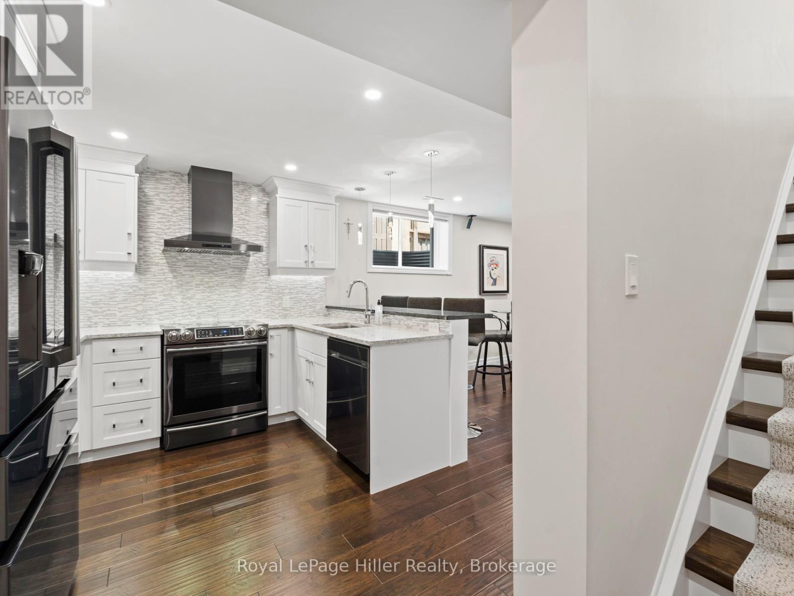 












65 THOMAS STREET

,
Stratford,




Ontario
N5A0B9

