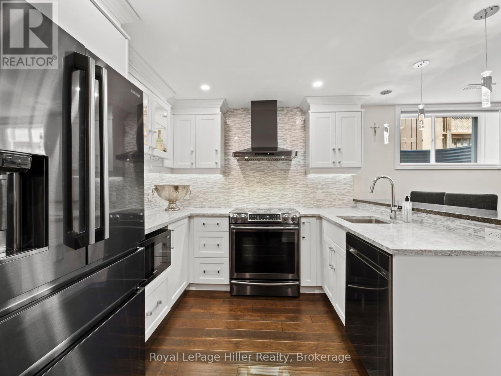 












65 THOMAS STREET

,
Stratford,




Ontario
N5A0B9

