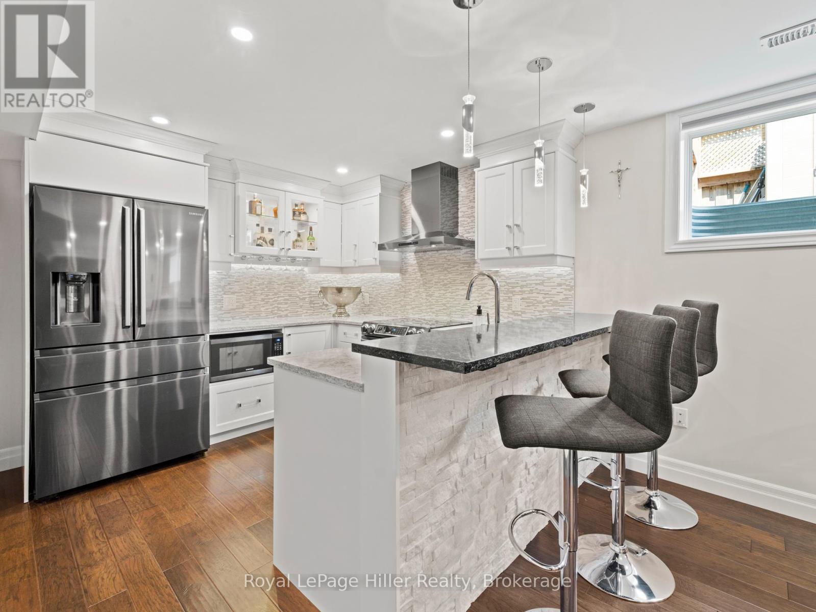 












65 THOMAS STREET

,
Stratford,




Ontario
N5A0B9

