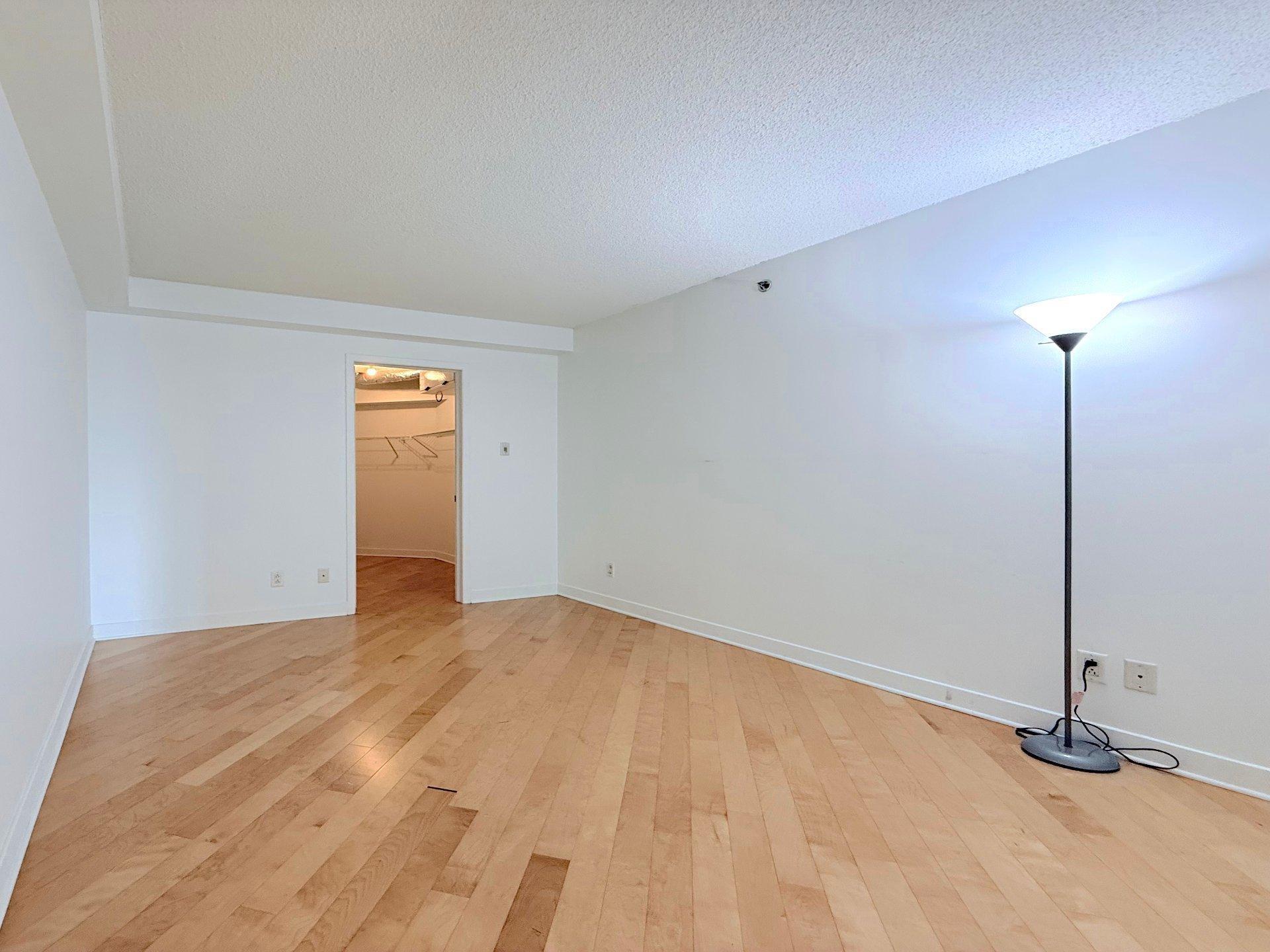 









4885


Boul. Henri-Bourassa O.

, 824,
Montréal (Saint-Laurent),




QC
H4L0A5

