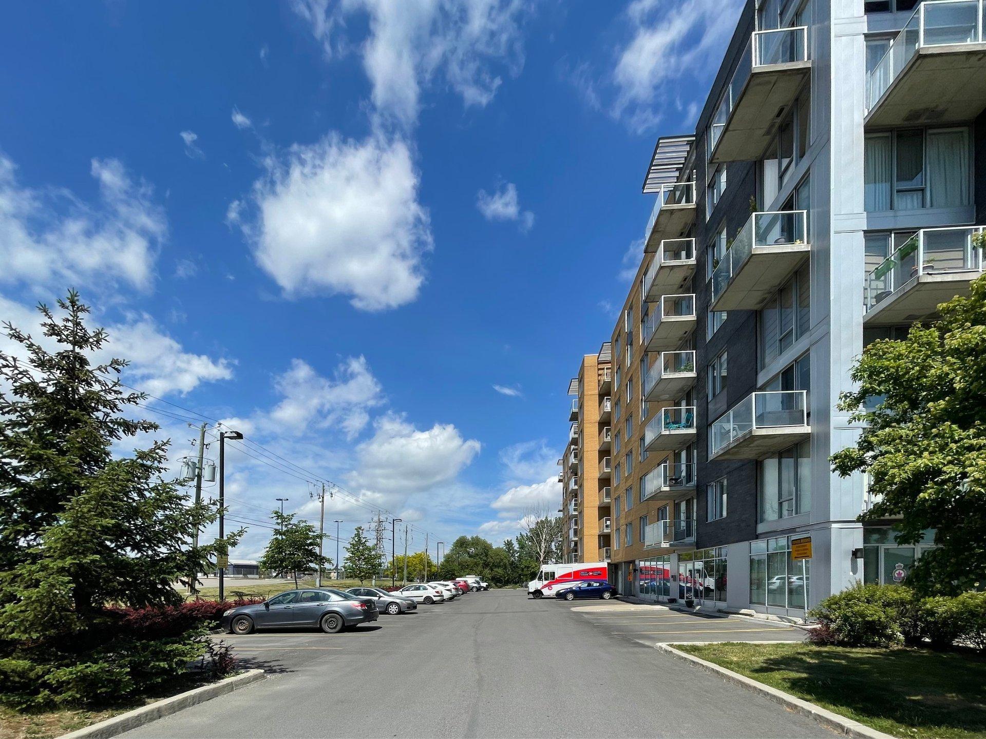 









4885


Boul. Henri-Bourassa O.

, 824,
Montréal (Saint-Laurent),




QC
H4L0A5

