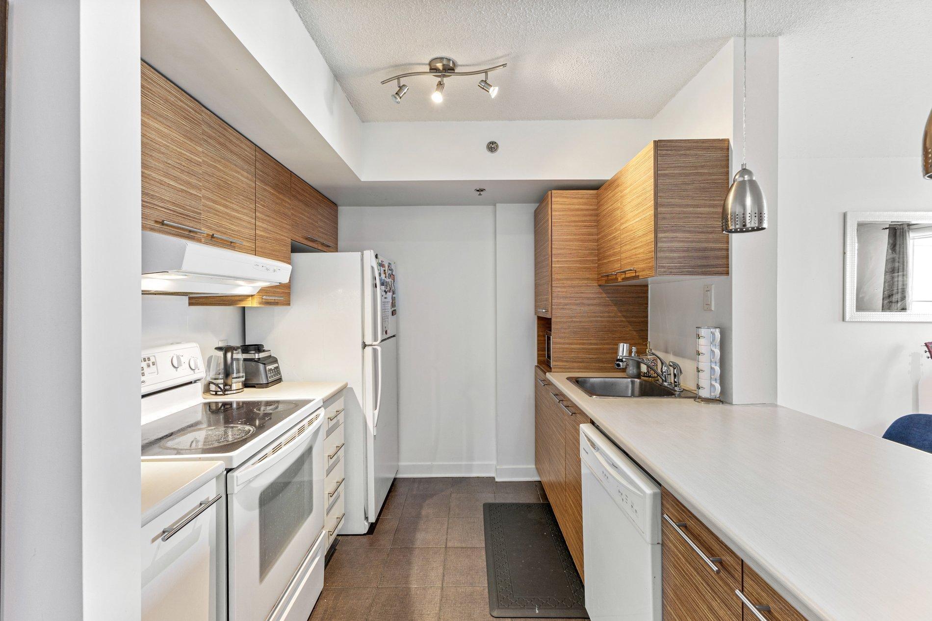 









4885


Boul. Henri-Bourassa O.

, 824,
Montréal (Saint-Laurent),




QC
H4L0A5


