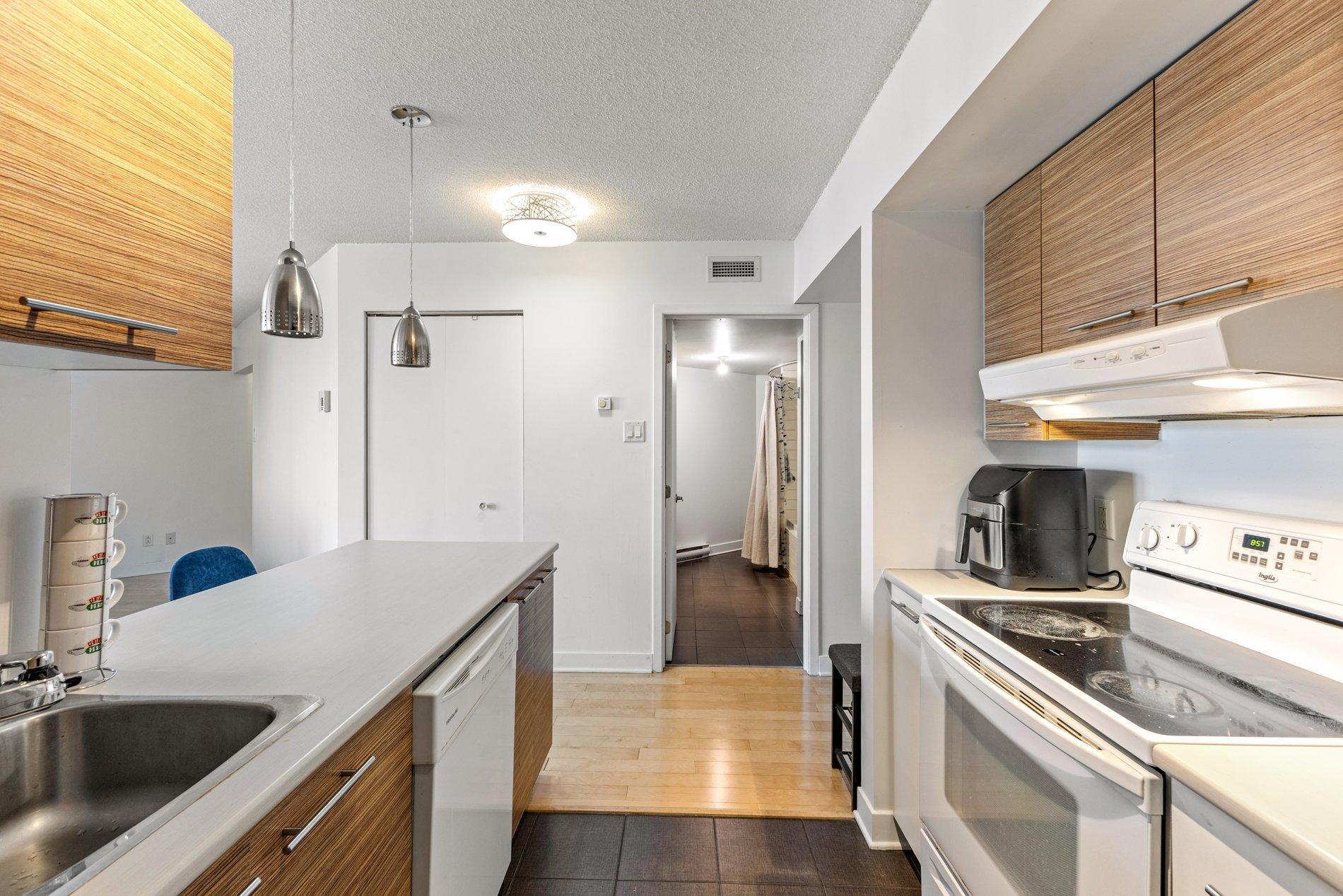 









4885


Boul. Henri-Bourassa O.

, 824,
Montréal (Saint-Laurent),




QC
H4L0A5

