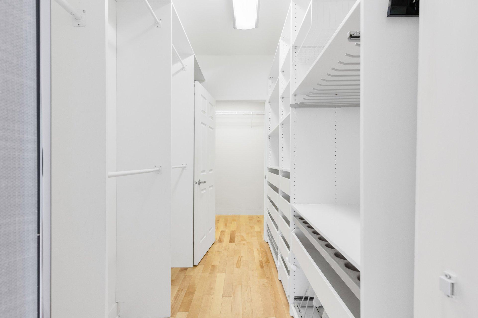 









2170


Rue Cartier

, 203,
Montréal (Ville-Marie),




QC
H2K4E8

