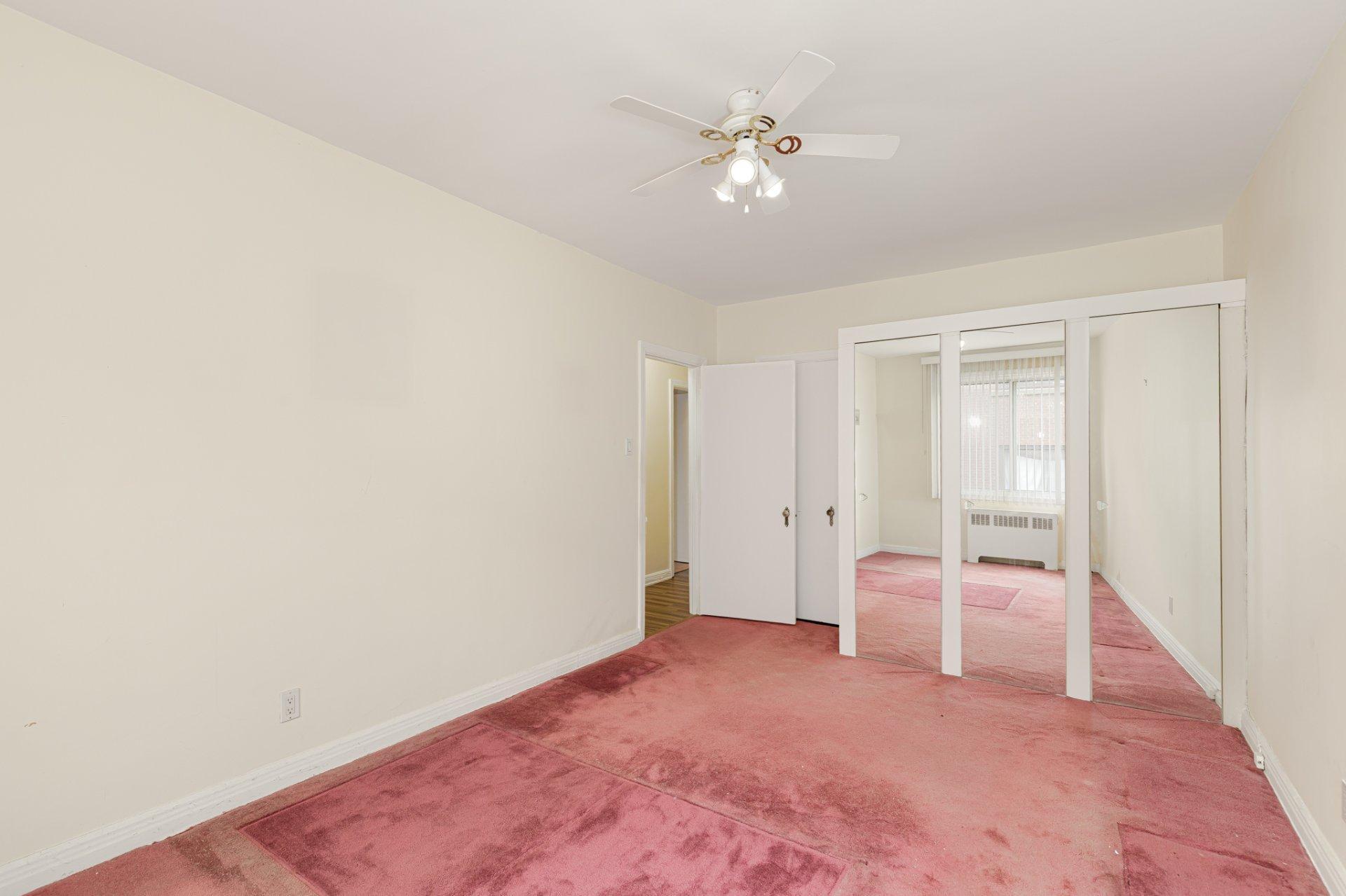 









3145


Av. Linton

, 6,
Montréal (Côte-des-Neiges/Notre-Dame-de-Grâce),




QC
H3S1S5

