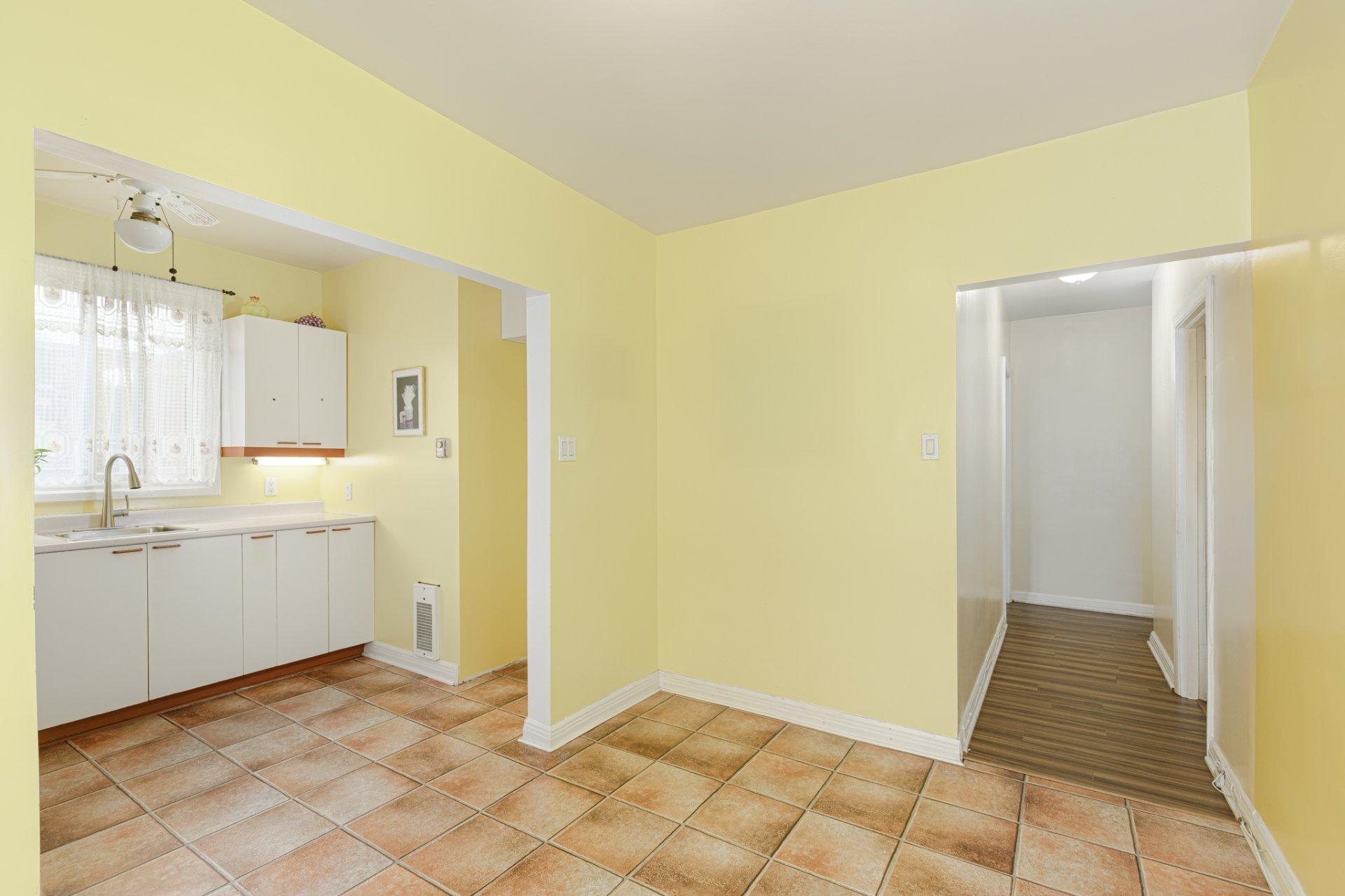 









3145


Av. Linton

, 6,
Montréal (Côte-des-Neiges/Notre-Dame-de-Grâce),




QC
H3S1S5

