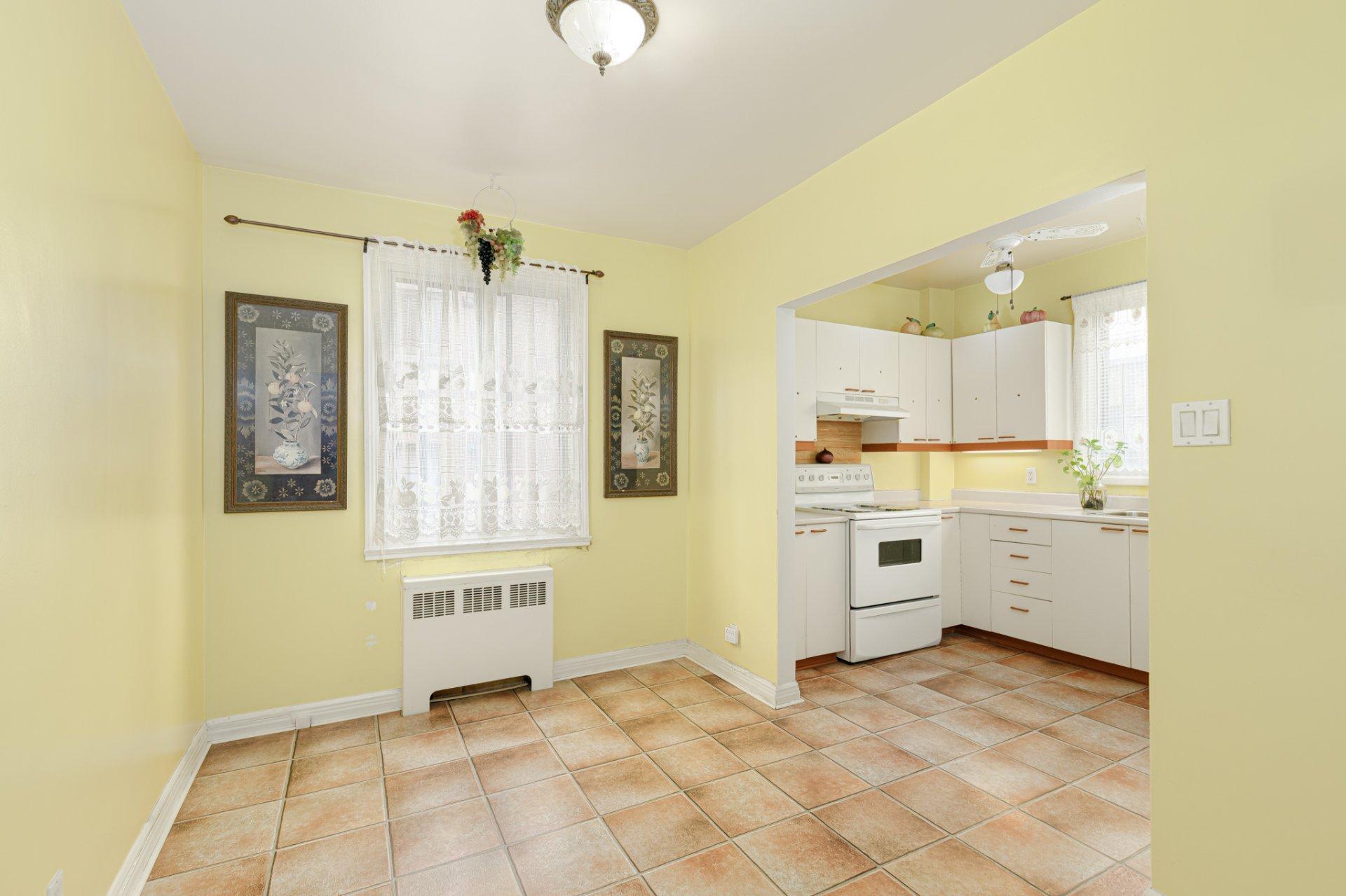 









3145


Av. Linton

, 6,
Montréal (Côte-des-Neiges/Notre-Dame-de-Grâce),




QC
H3S1S5

