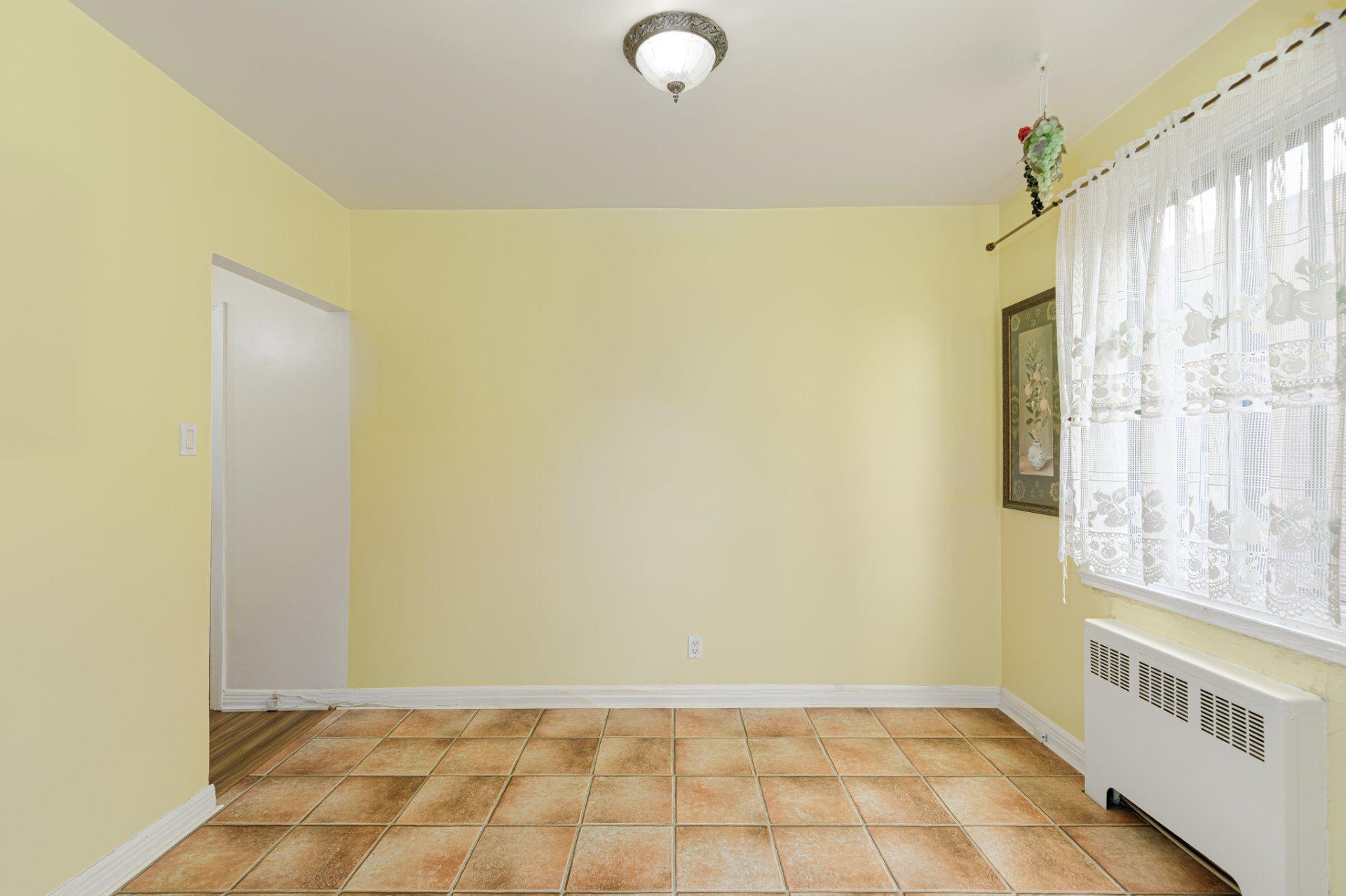 









3145


Av. Linton

, 6,
Montréal (Côte-des-Neiges/Notre-Dame-de-Grâce),




QC
H3S1S5

