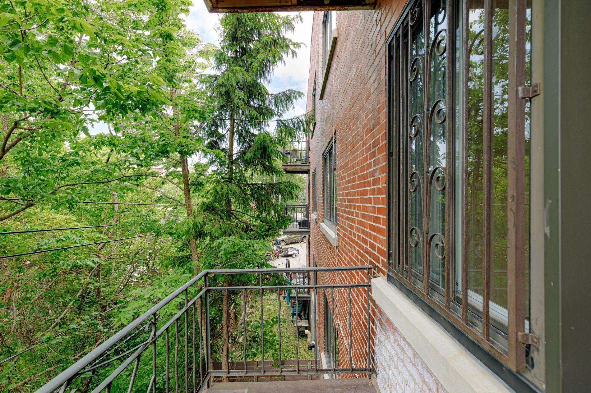 









3145


Av. Linton

, 6,
Montréal (Côte-des-Neiges/Notre-Dame-de-Grâce),




QC
H3S1S5

