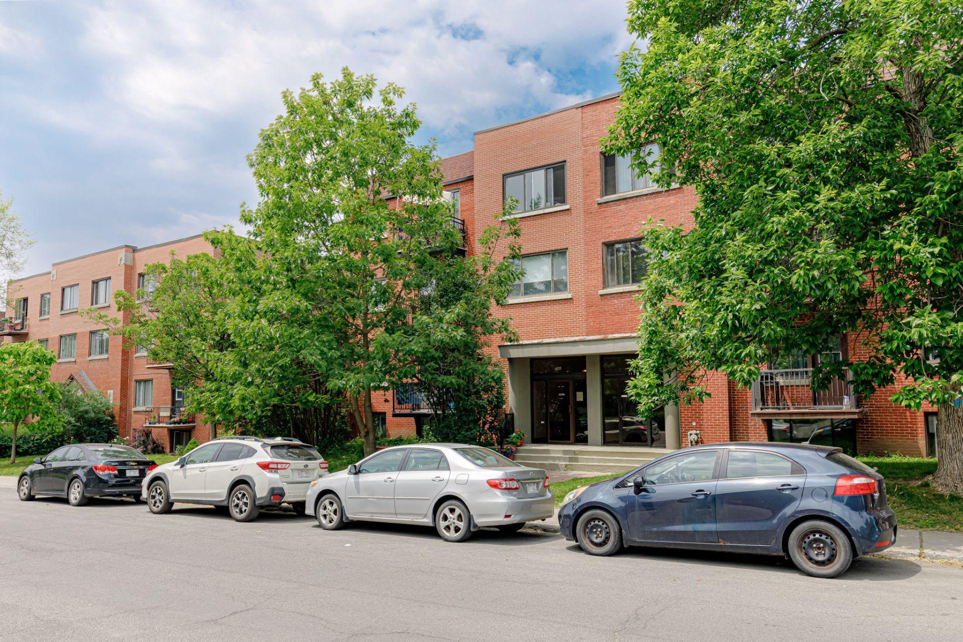 









3145


Av. Linton

, 6,
Montréal (Côte-des-Neiges/Notre-Dame-de-Grâce),




QC
H3S1S5

