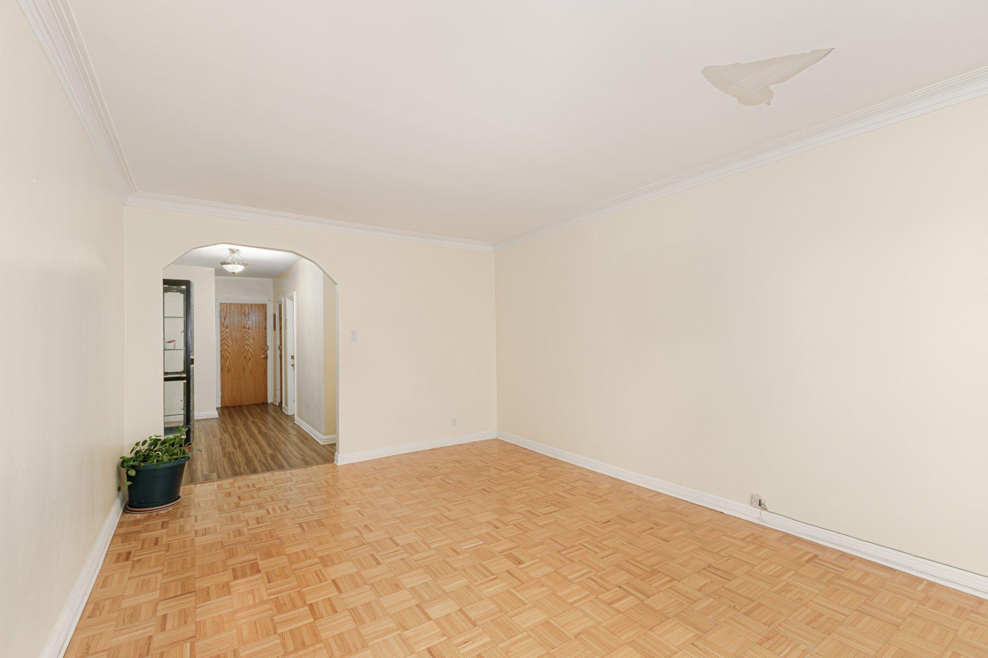 









3145


Av. Linton

, 6,
Montréal (Côte-des-Neiges/Notre-Dame-de-Grâce),




QC
H3S1S5

