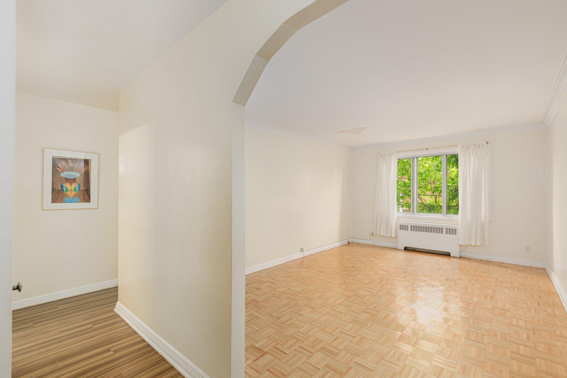 









3145


Av. Linton

, 6,
Montréal (Côte-des-Neiges/Notre-Dame-de-Grâce),




QC
H3S1S5

