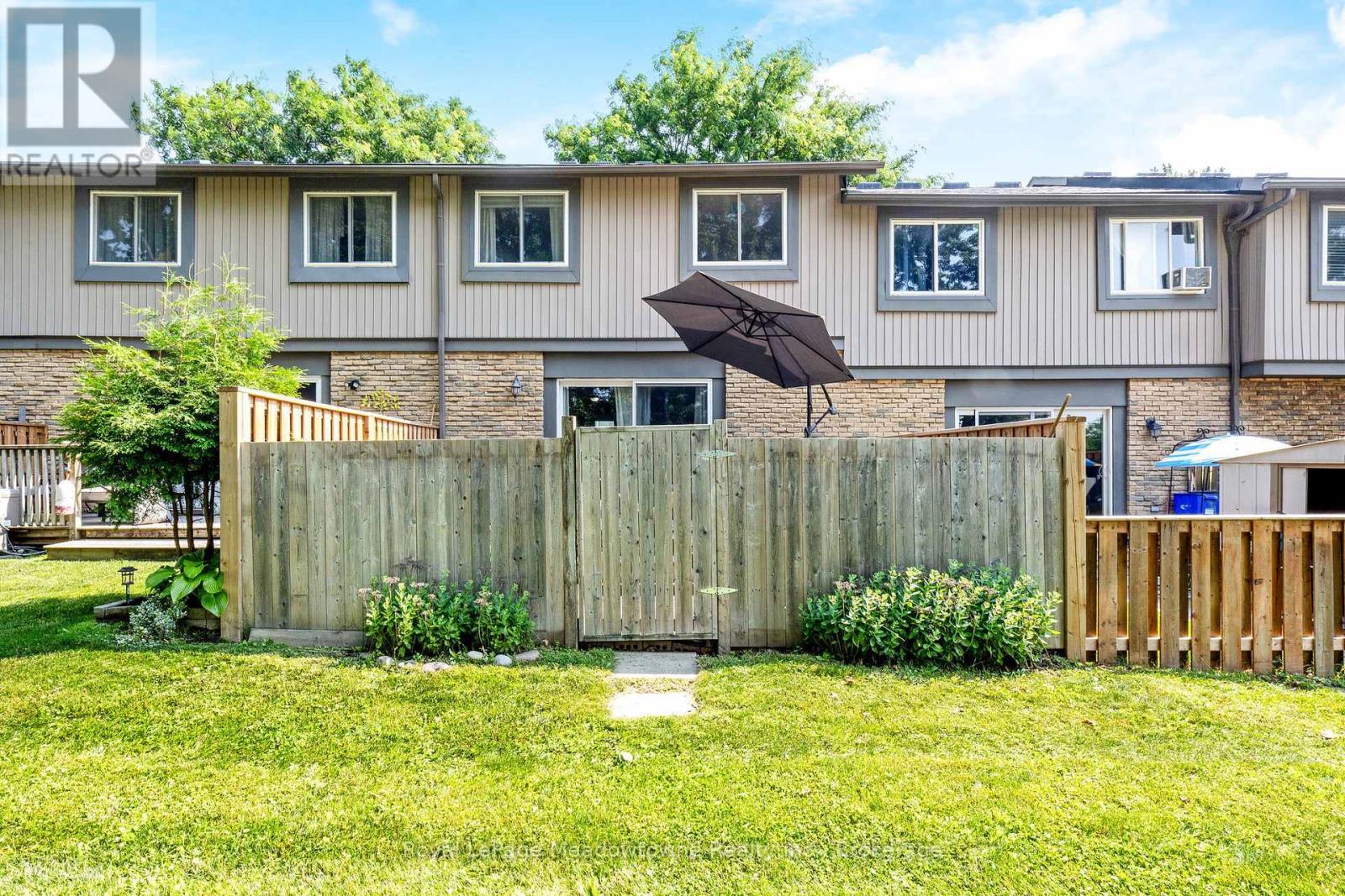 












633 WOODWARD AVENUE

,
Milton (DP Dorset Park),




Ontario
L9T3K4

