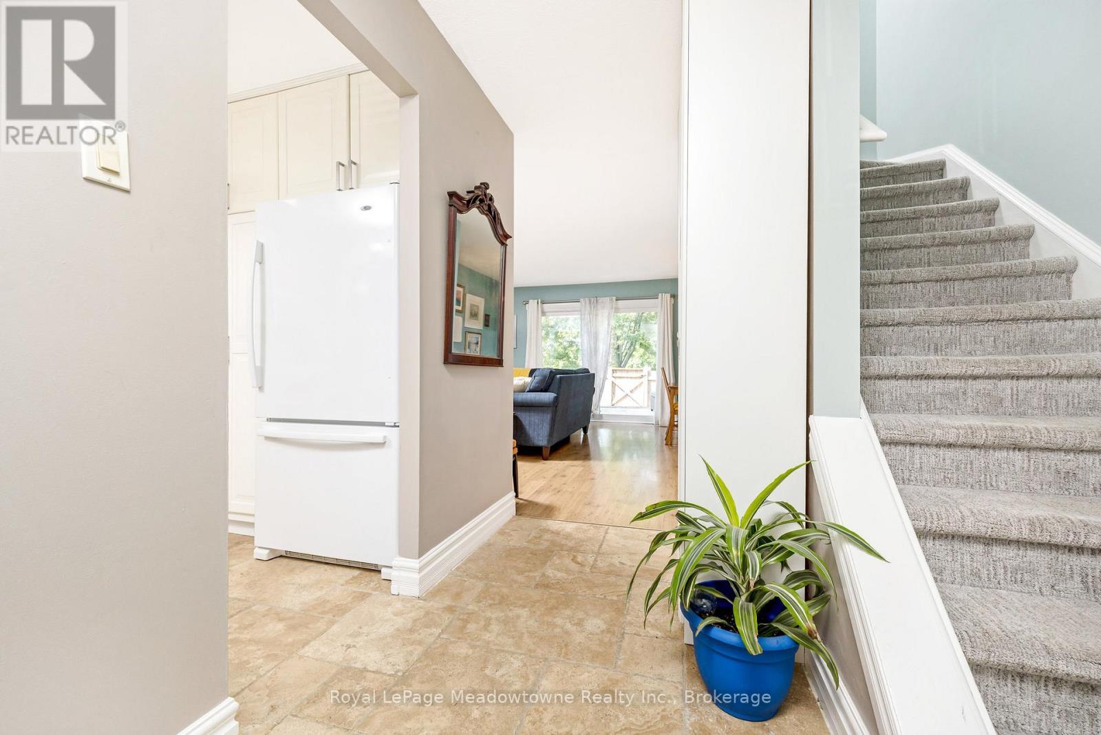 












633 WOODWARD AVENUE

,
Milton (DP Dorset Park),




Ontario
L9T3K4

