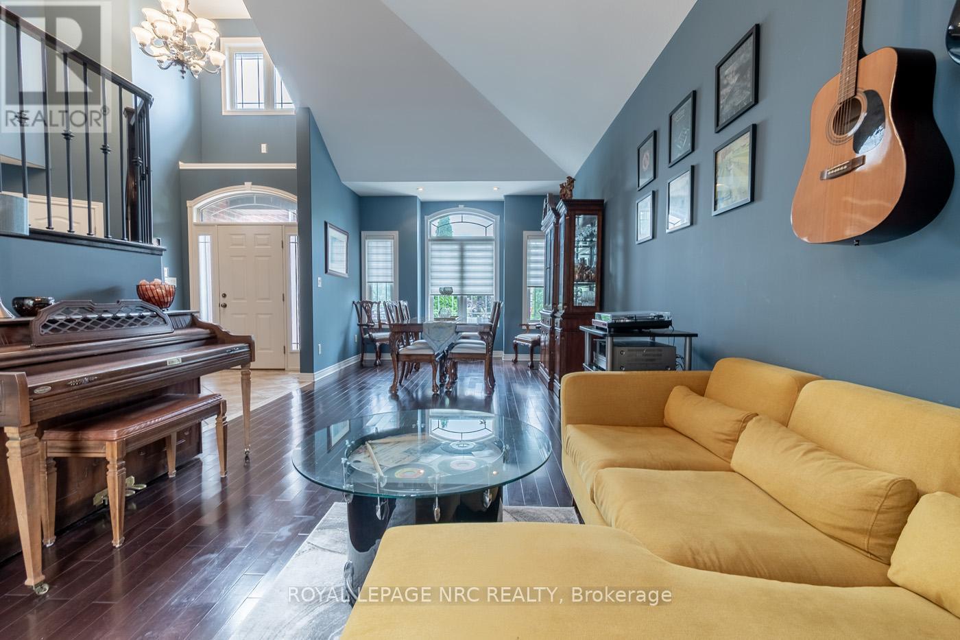 












8665 WESTPORT DRIVE

,
Niagara Falls (Forestview),




Ontario
L2H0A3

