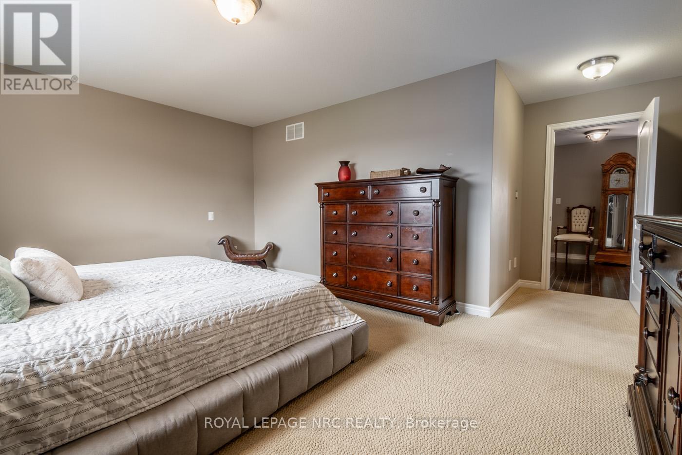 












8665 WESTPORT DRIVE

,
Niagara Falls (Forestview),




Ontario
L2H0A3

