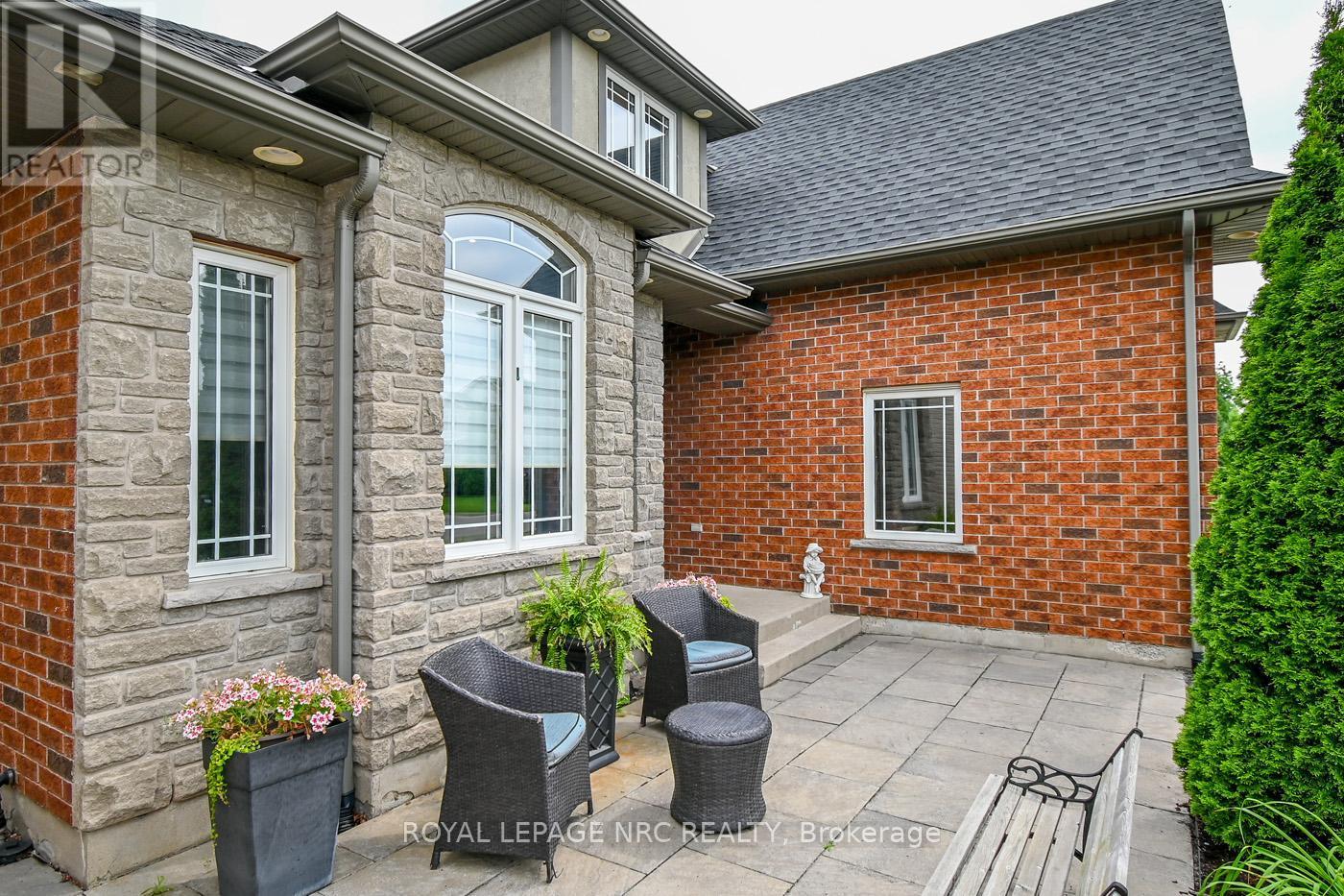 












8665 WESTPORT DRIVE

,
Niagara Falls (Forestview),




Ontario
L2H0A3

