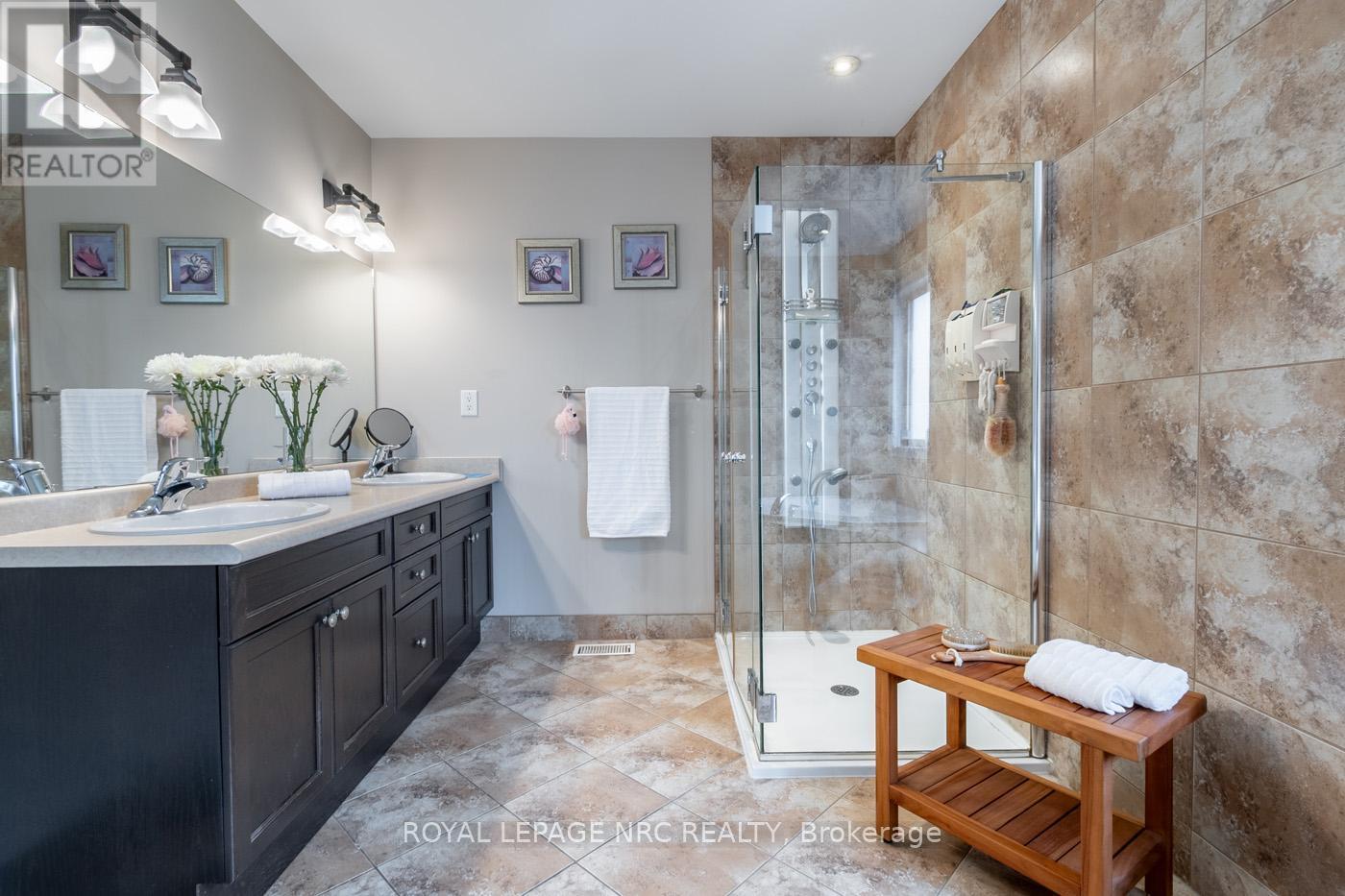 












8665 WESTPORT DRIVE

,
Niagara Falls (Forestview),




Ontario
L2H0A3

