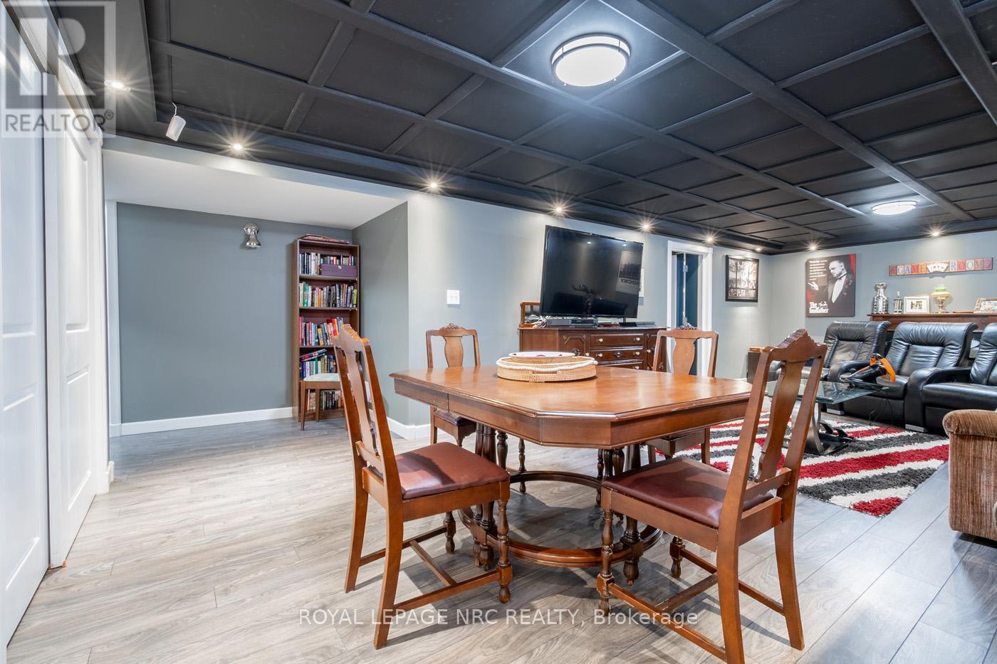 












8665 WESTPORT DRIVE

,
Niagara Falls (Forestview),




Ontario
L2H0A3

