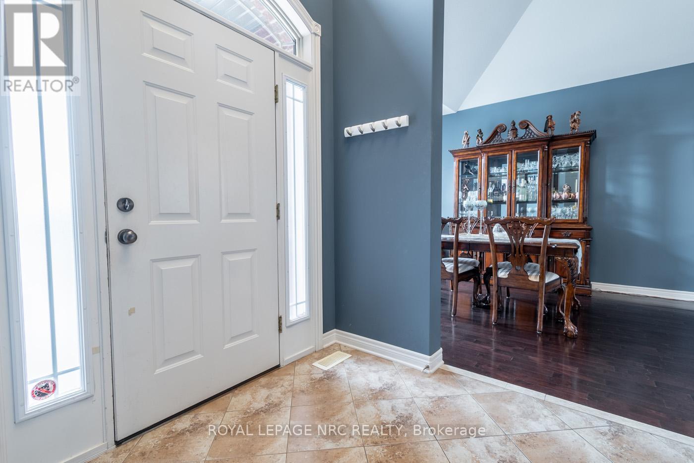 












8665 WESTPORT DRIVE

,
Niagara Falls (Forestview),




Ontario
L2H0A3

