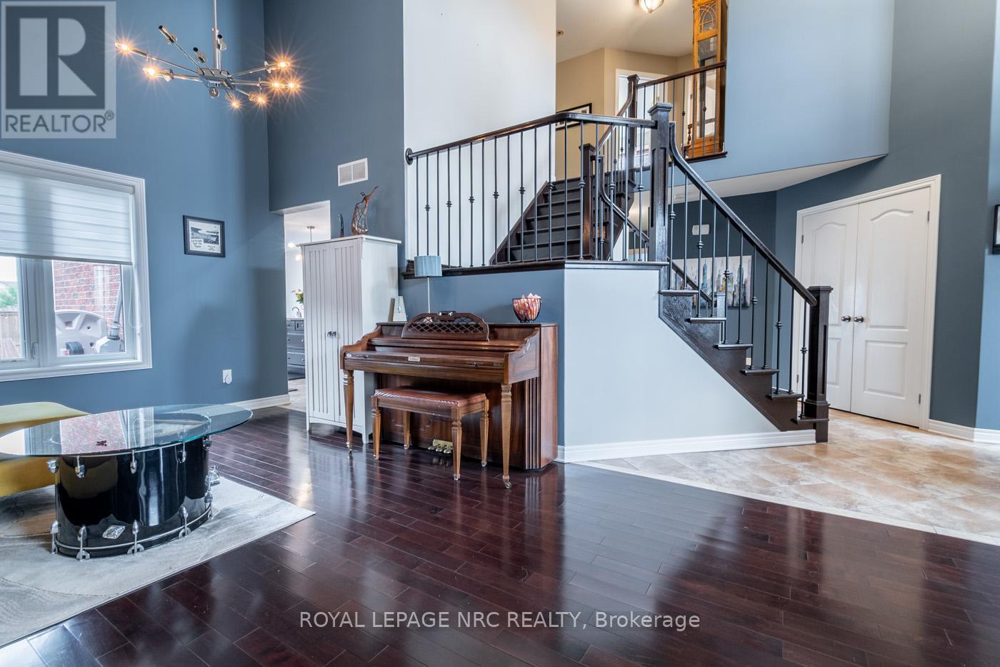 












8665 WESTPORT DRIVE

,
Niagara Falls (Forestview),




Ontario
L2H0A3

