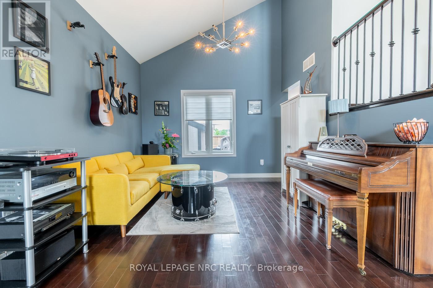 












8665 WESTPORT DRIVE

,
Niagara Falls (Forestview),




Ontario
L2H0A3

