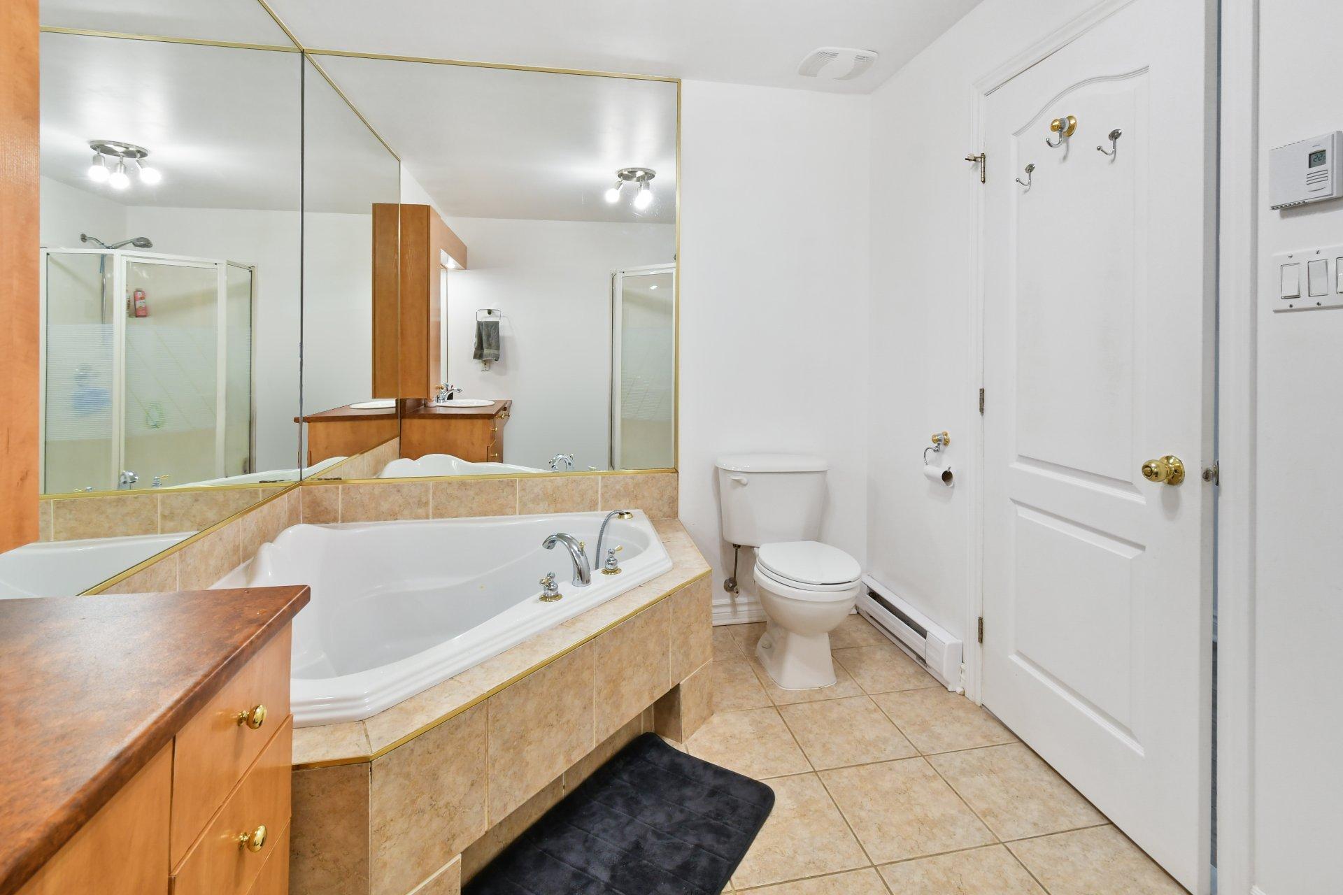 









6535


Boul. Chevrier

, 101,
Brossard,




QC
J4Z3T9

