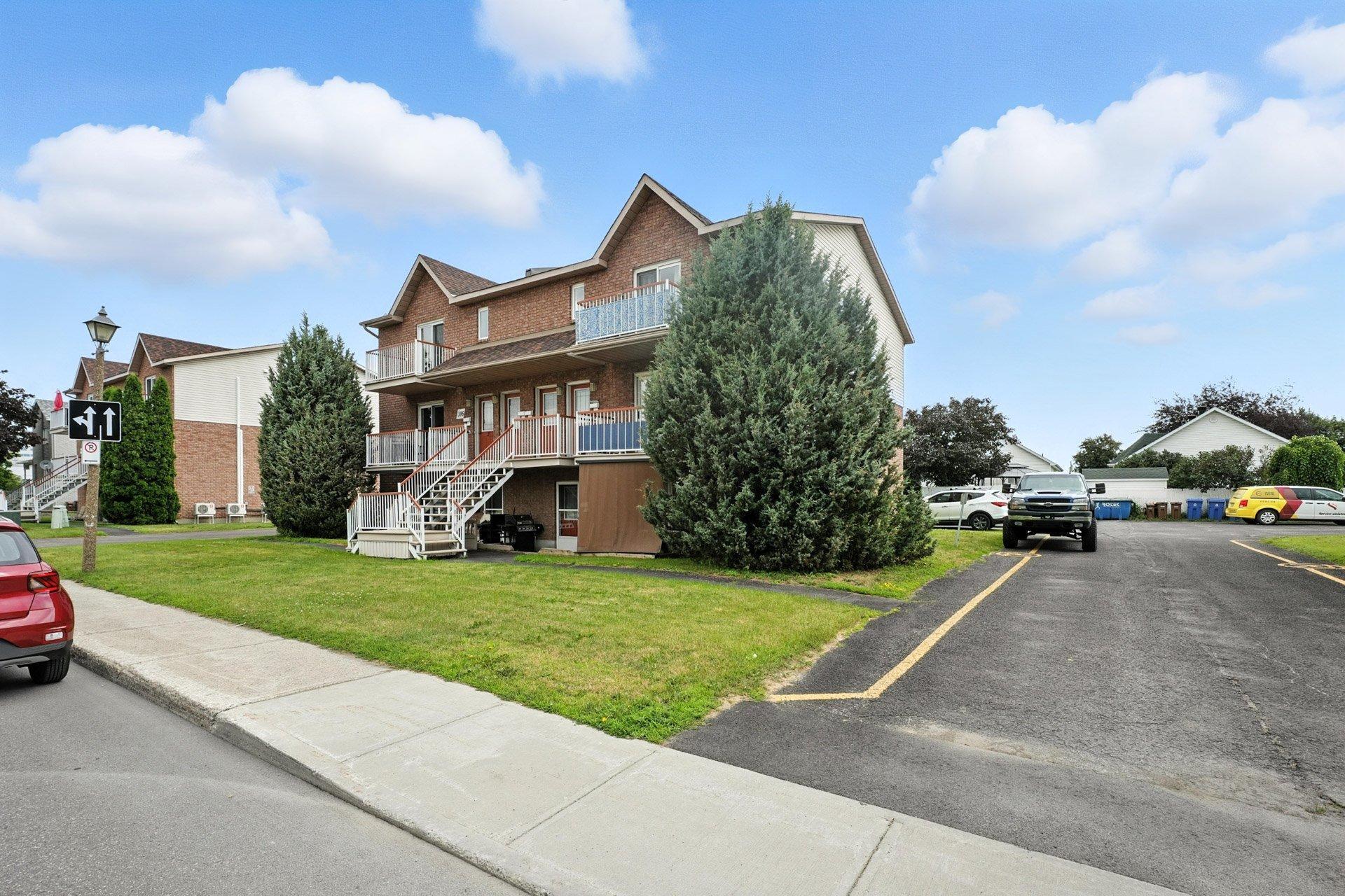 









392


Boul. de la Cité

,
Gatineau (Gatineau),




QC
J8T8A1

