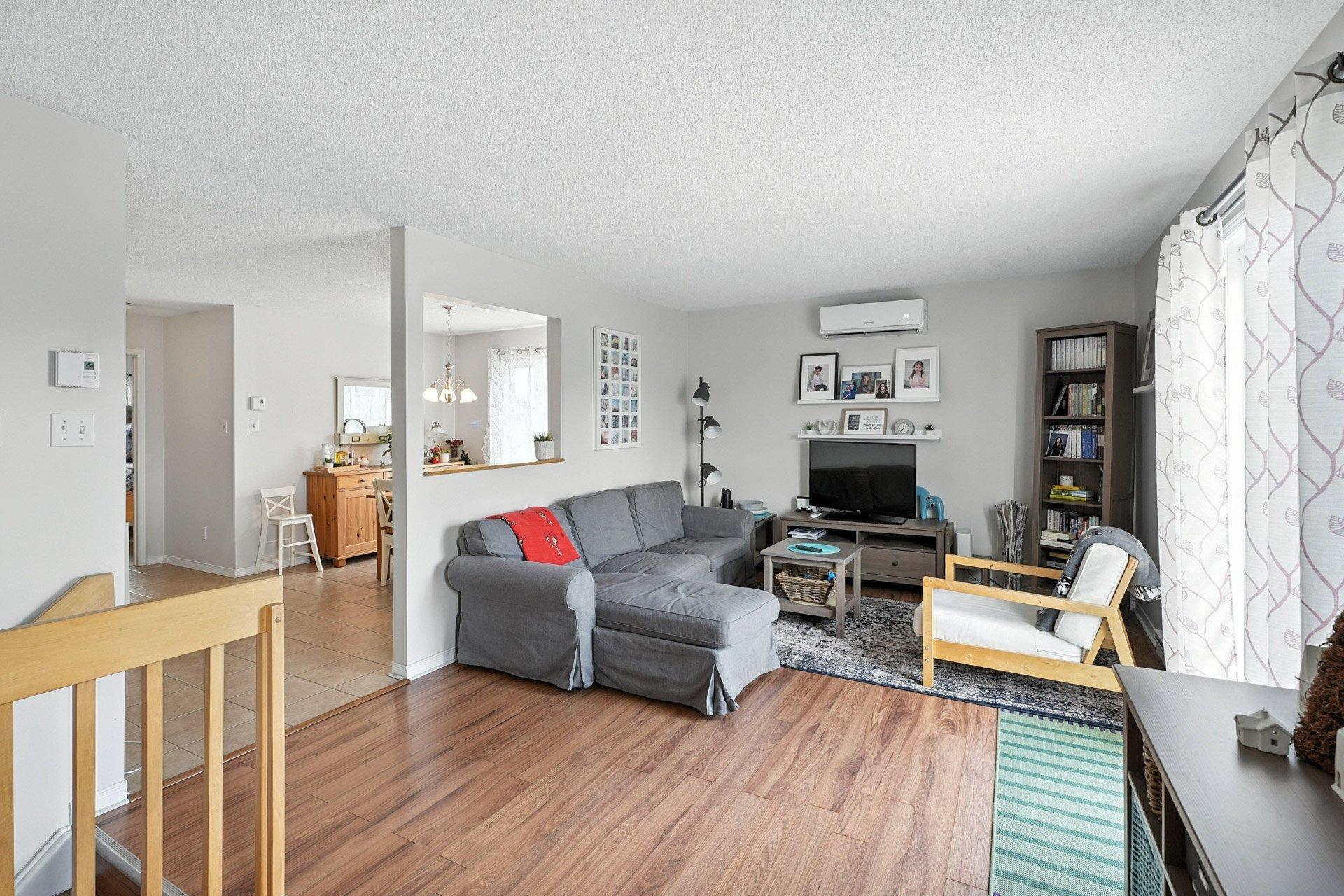 









392


Boul. de la Cité

,
Gatineau (Gatineau),




QC
J8T8A1

