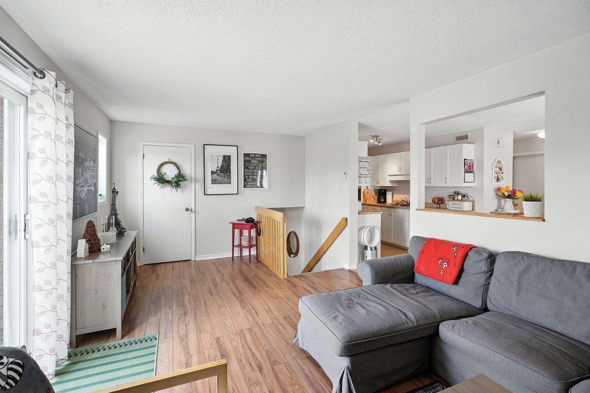 









392


Boul. de la Cité

,
Gatineau (Gatineau),




QC
J8T8A1

