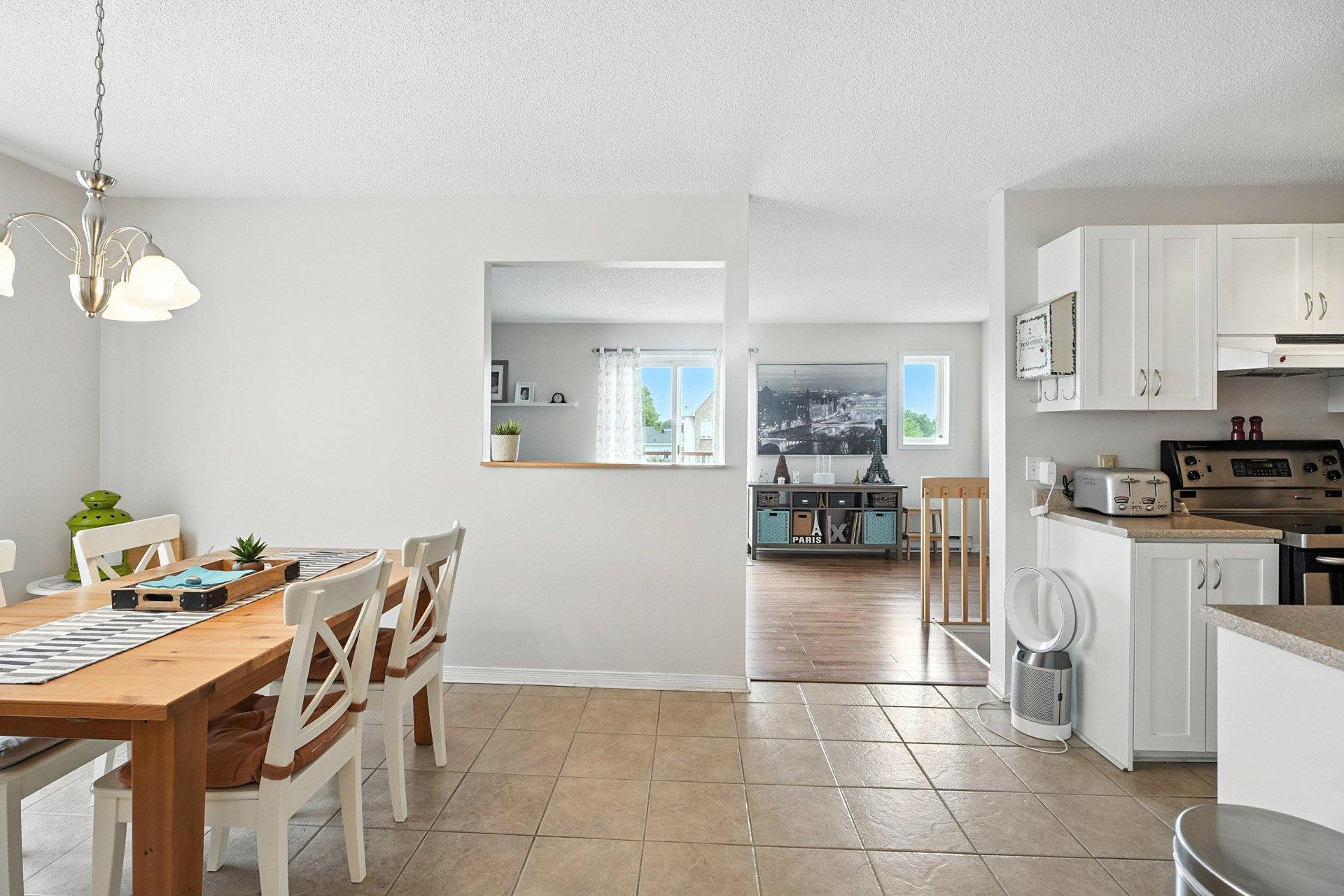 









392


Boul. de la Cité

,
Gatineau (Gatineau),




QC
J8T8A1

