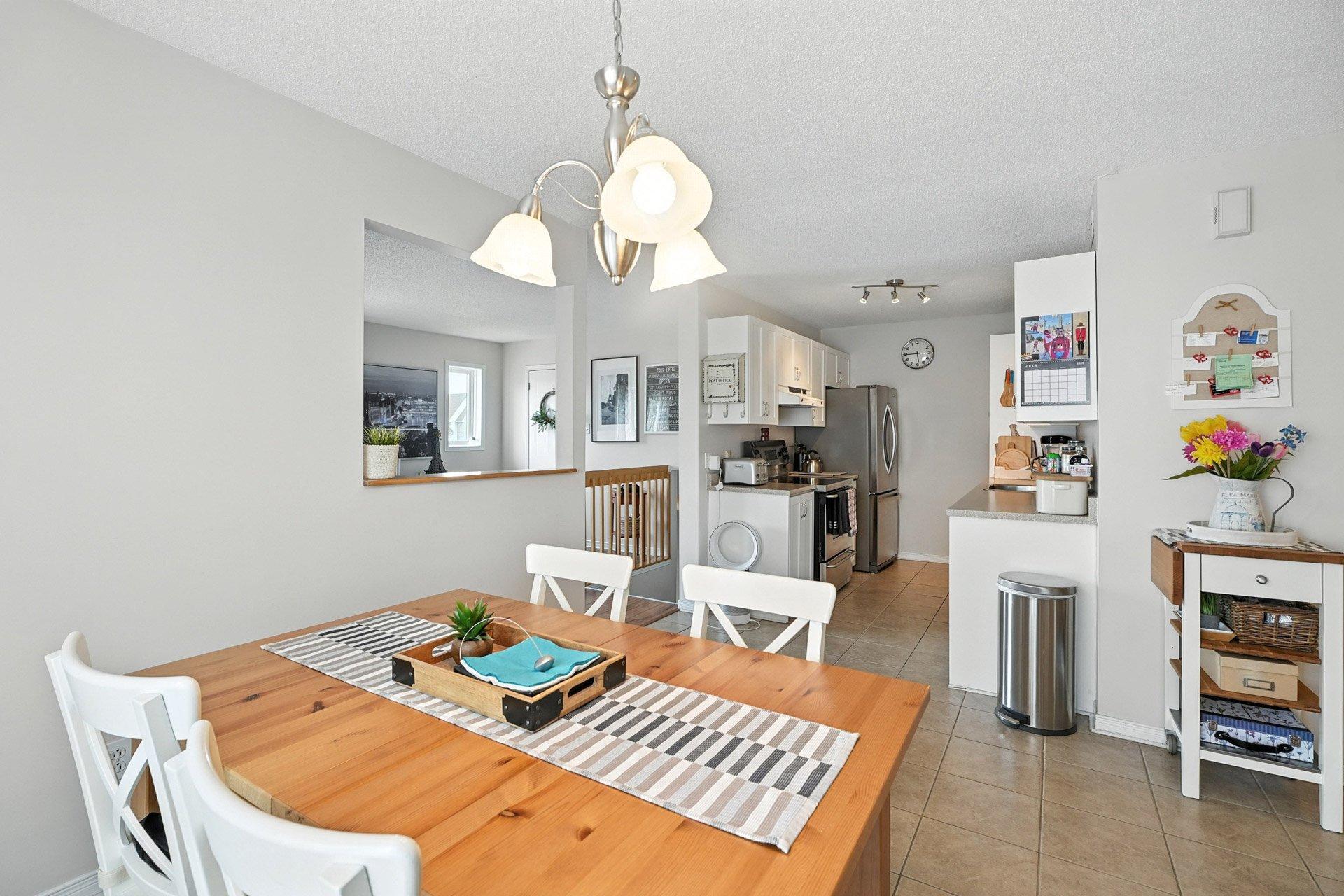 









392


Boul. de la Cité

,
Gatineau (Gatineau),




QC
J8T8A1

